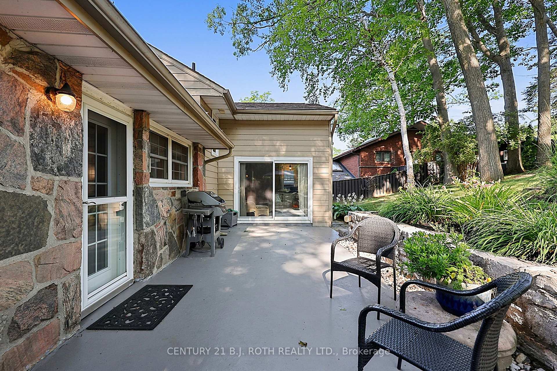 140 Shanty Bay Road
