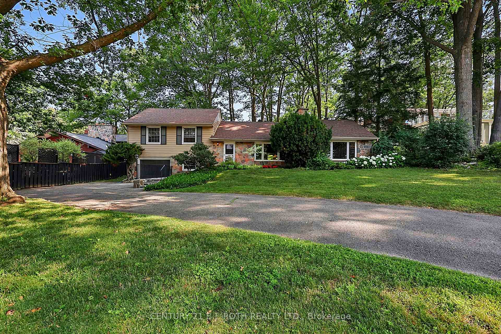 140 Shanty Bay Road