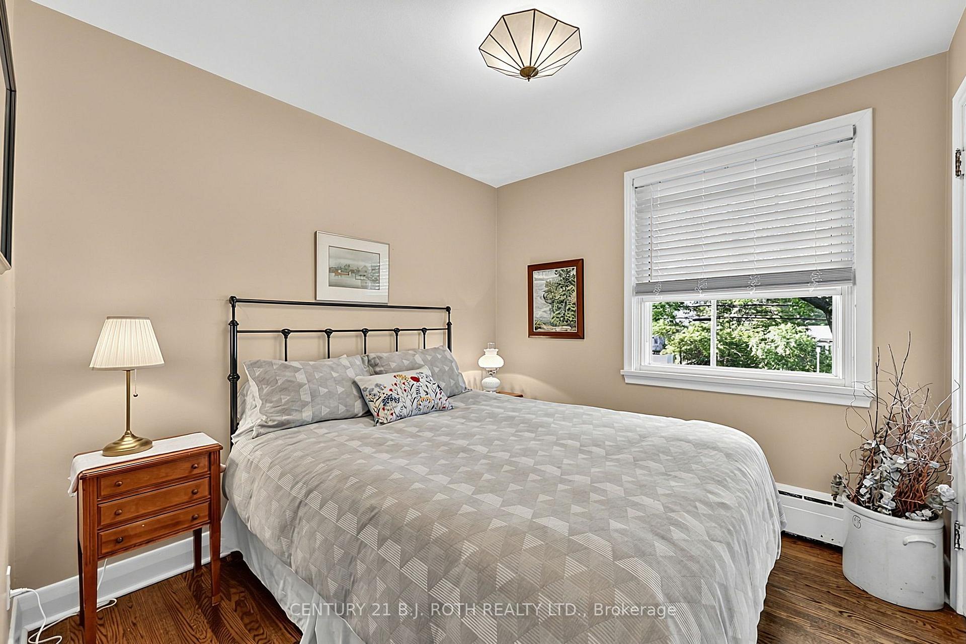140 Shanty Bay Road