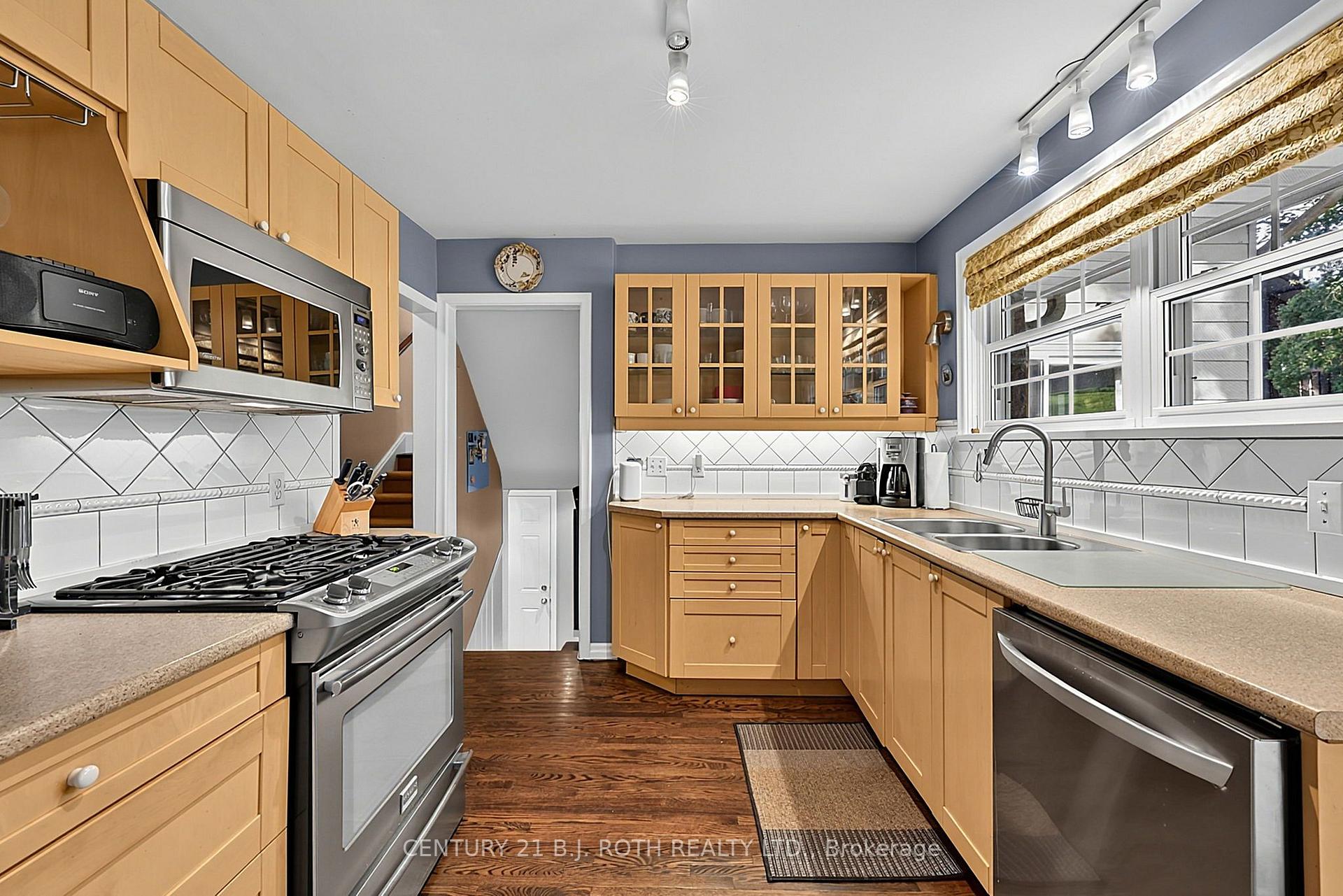 140 Shanty Bay Road