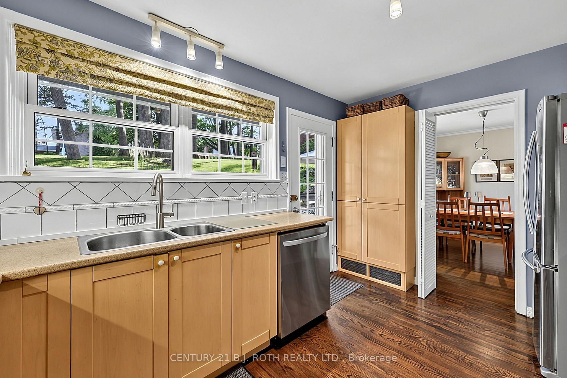 140 Shanty Bay Road
