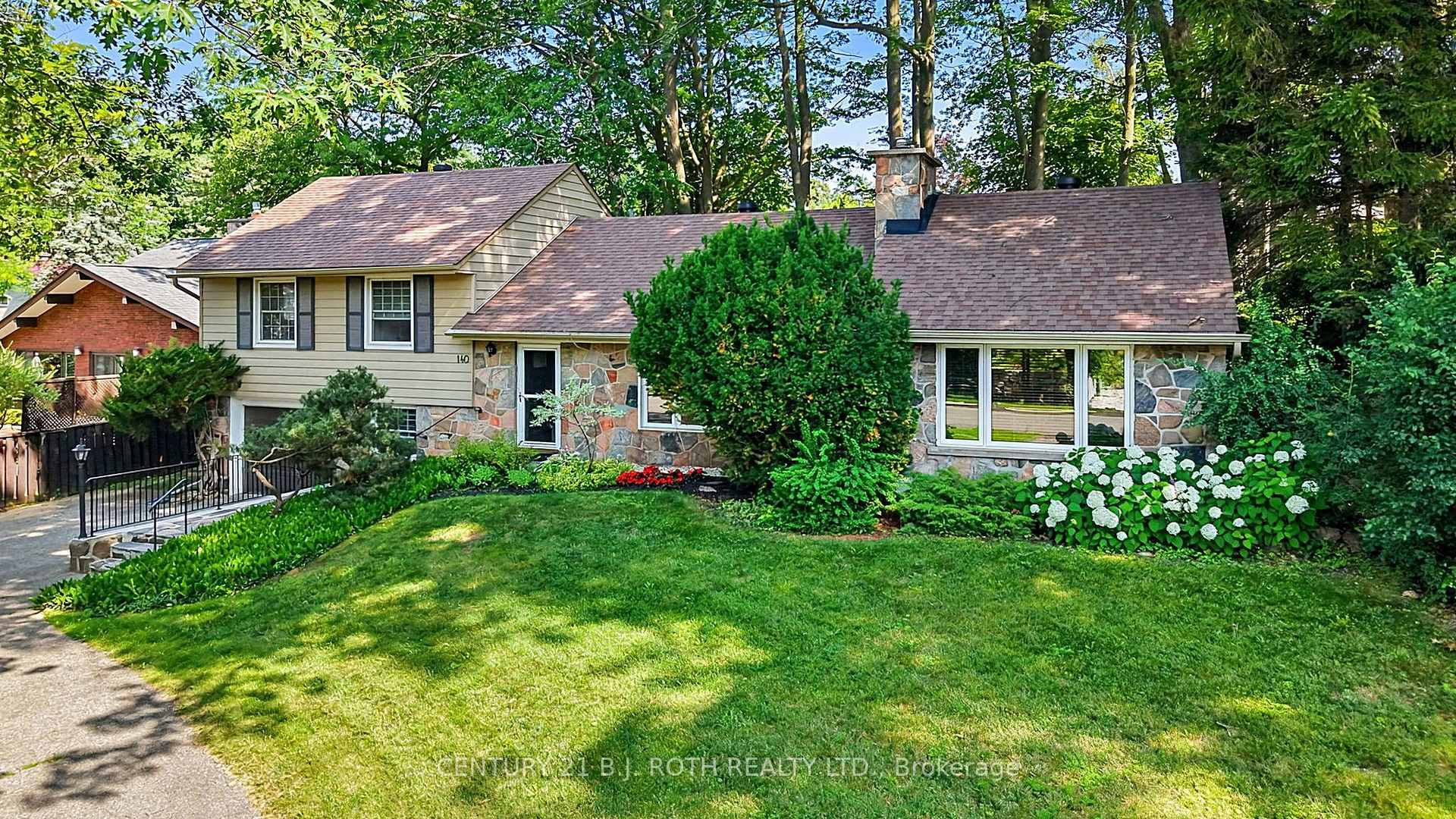 140 Shanty Bay Road
