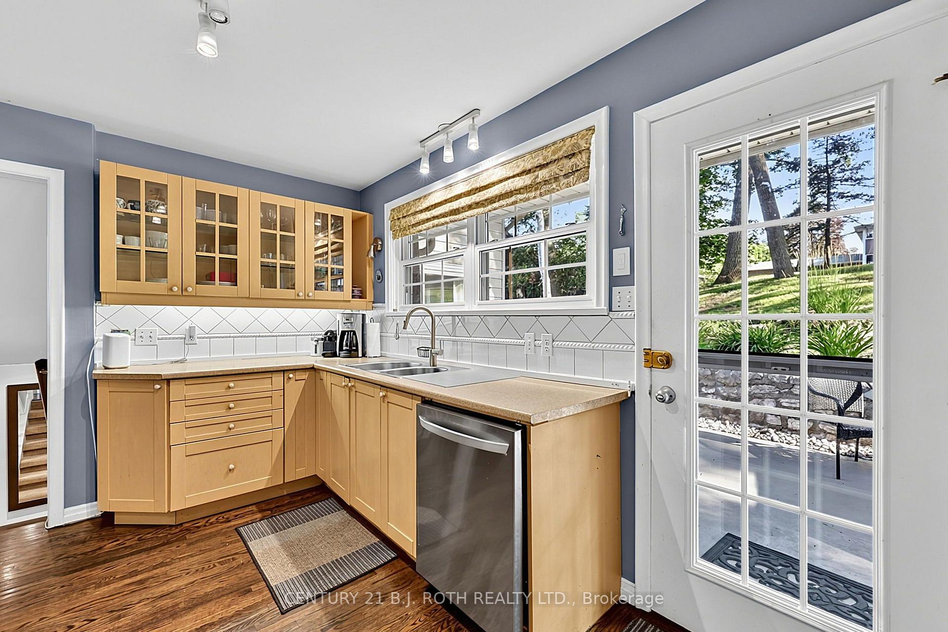 140 Shanty Bay Road