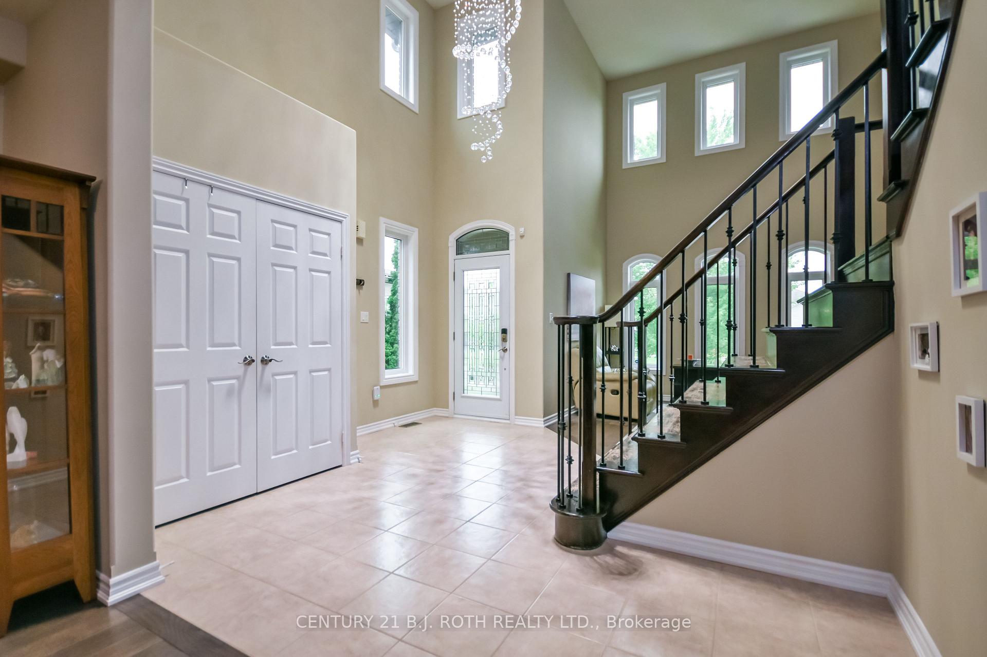 20 Falcon Crescent