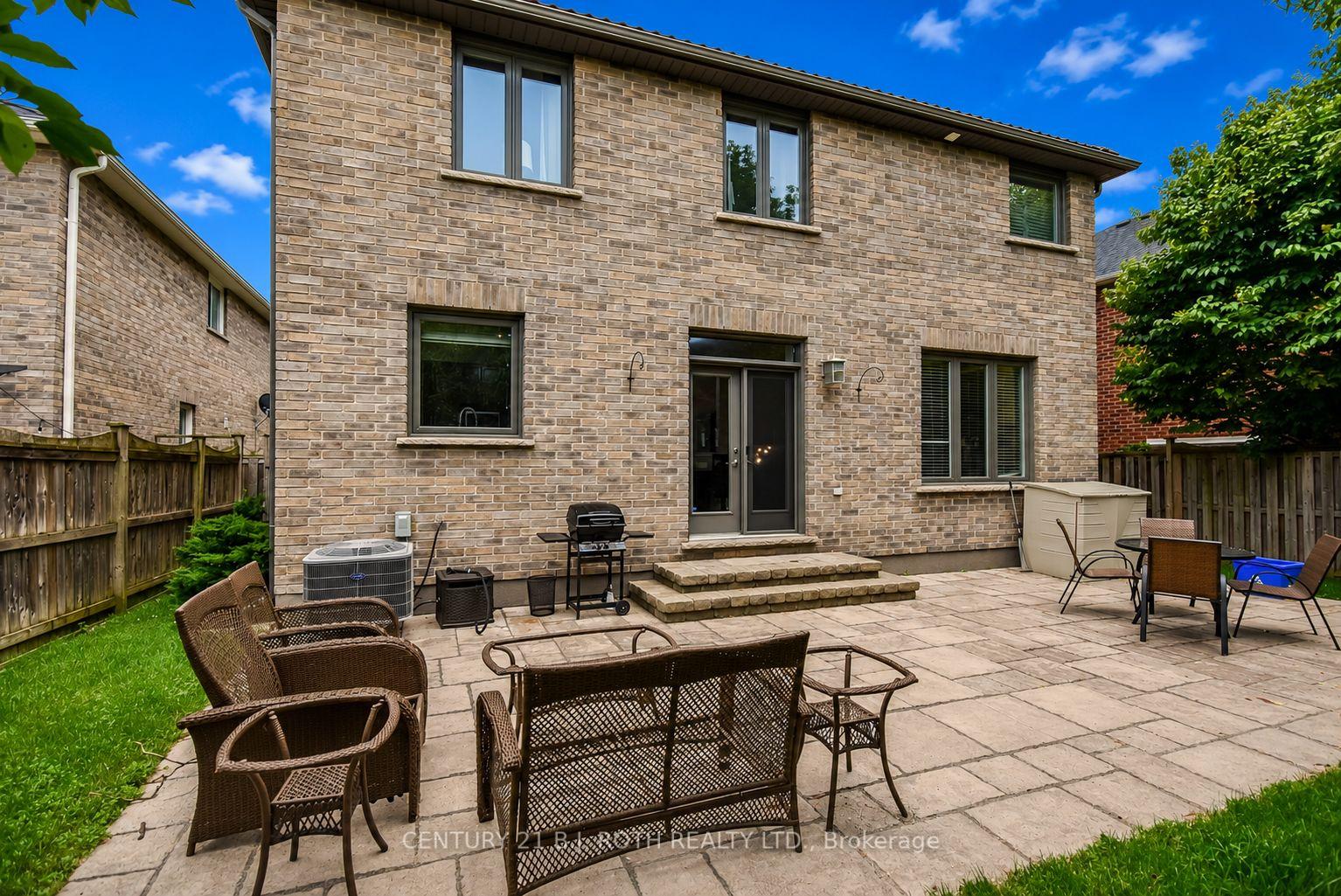 20 Falcon Crescent