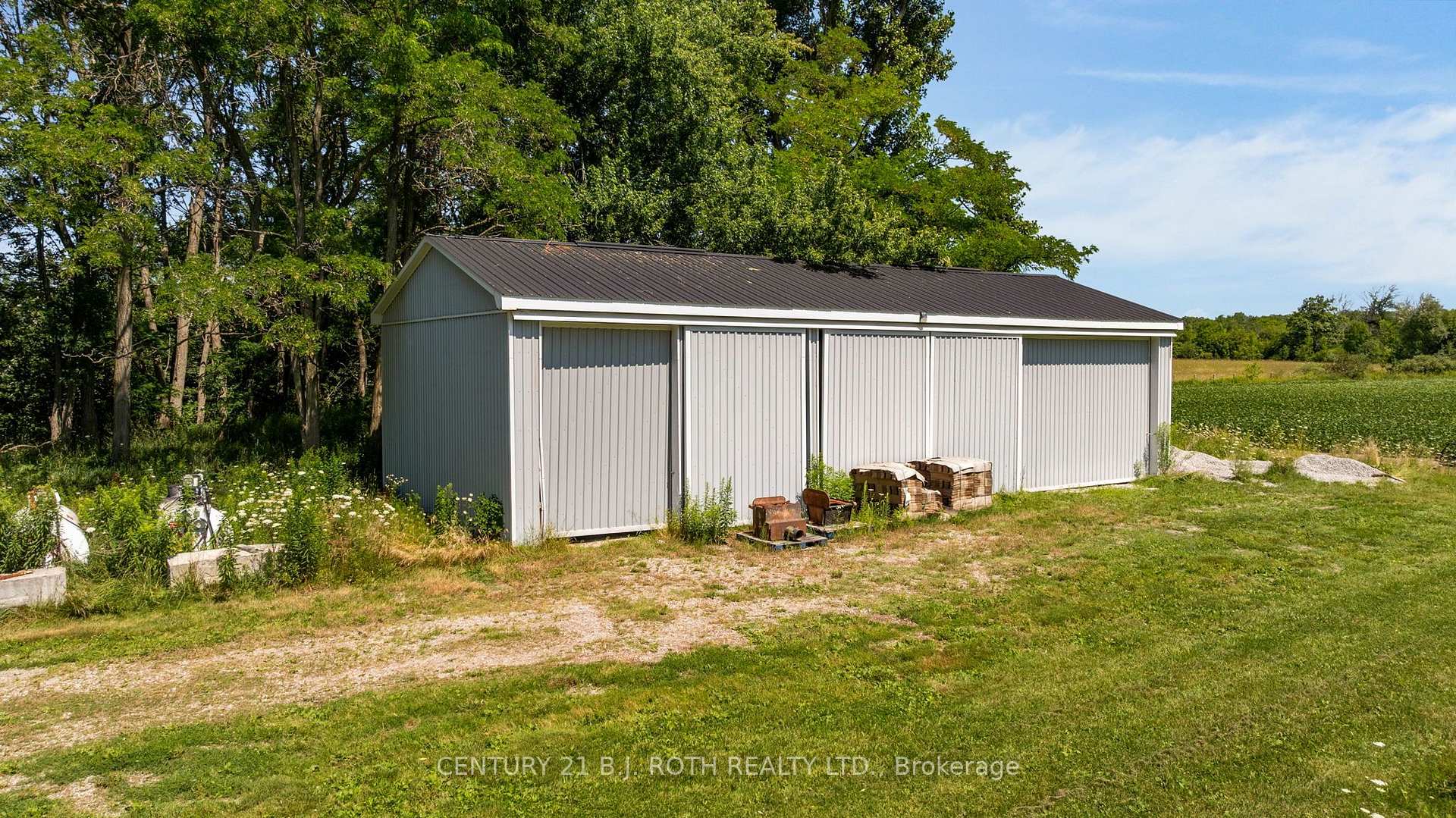 2224 Rainbow Valley Road W