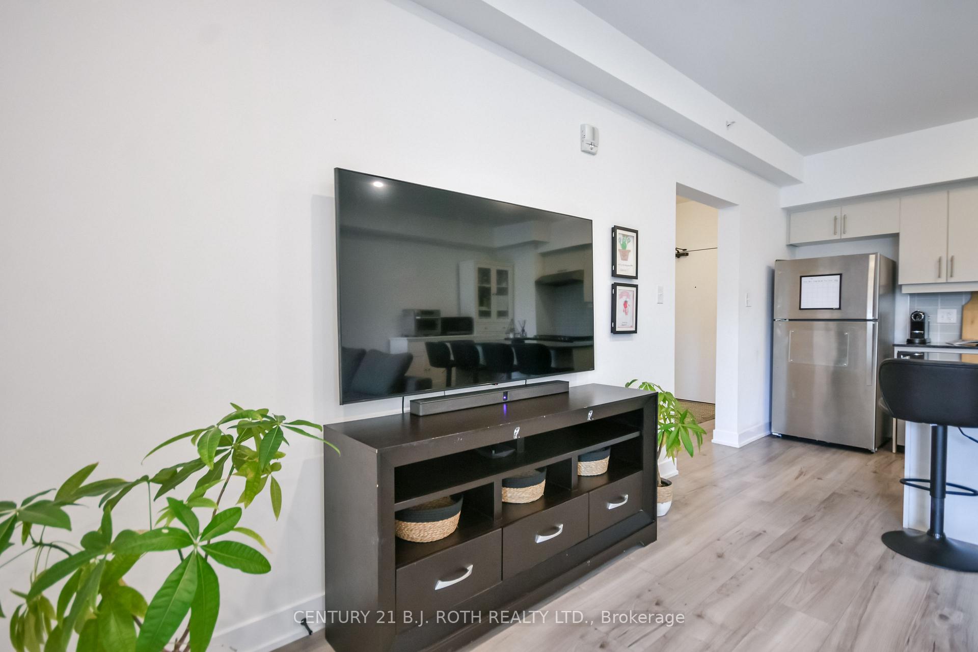 8 Culinary Lane 604