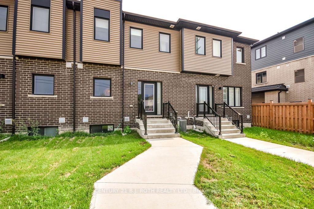 35 Pumpkin Corner Crescent