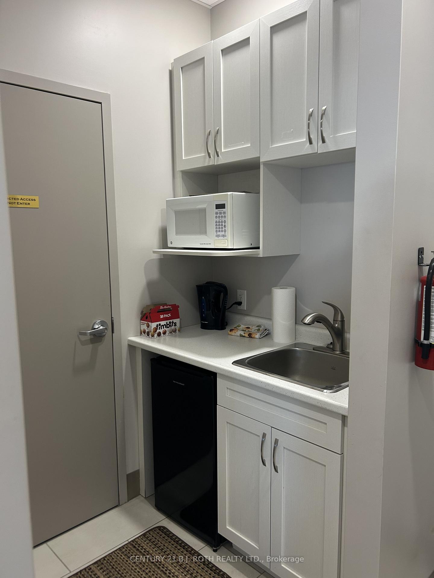 245 Raglan Street E 100-Office A