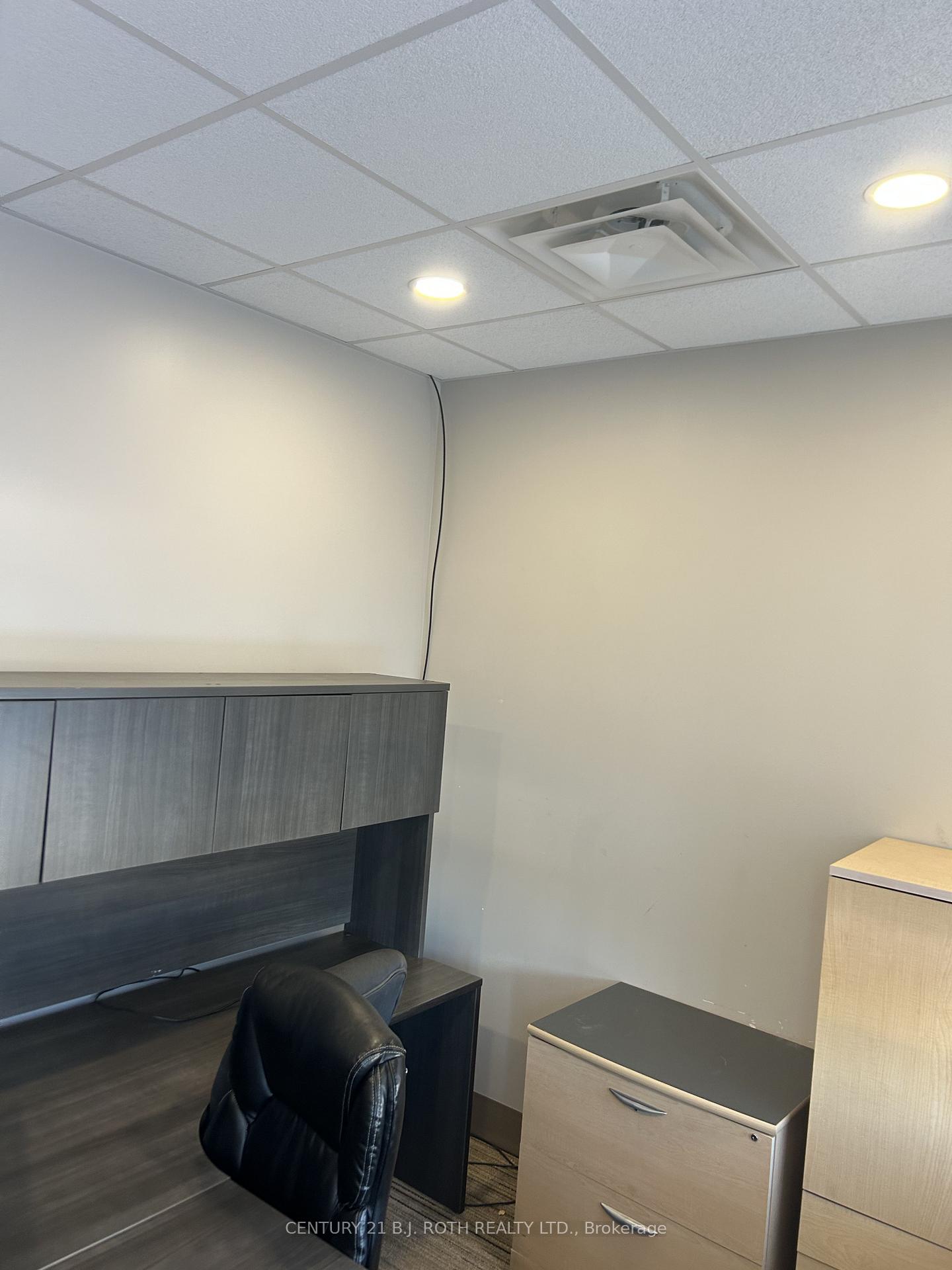 245 Raglan Street E 100-Office A