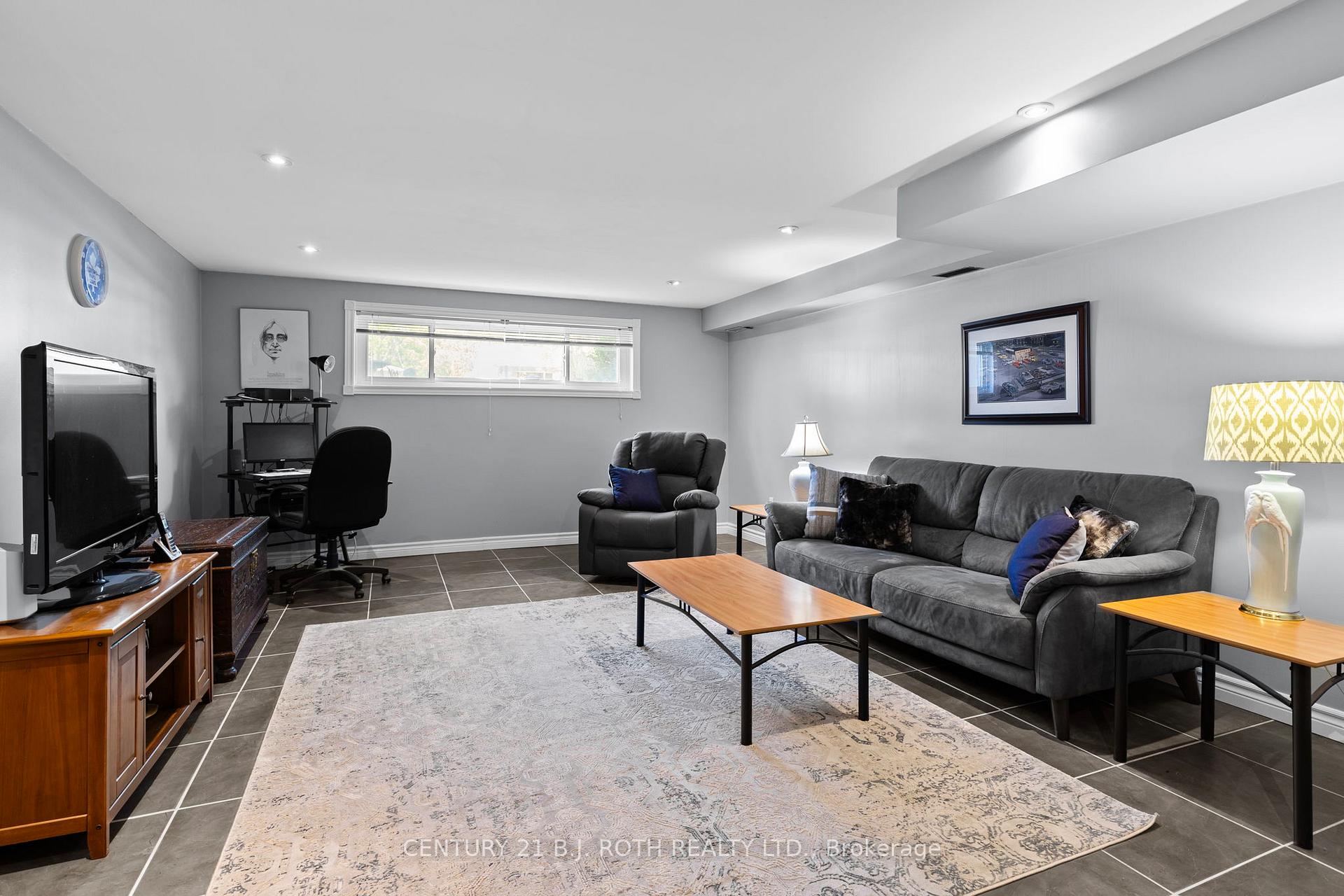 10 Andrea Crescent