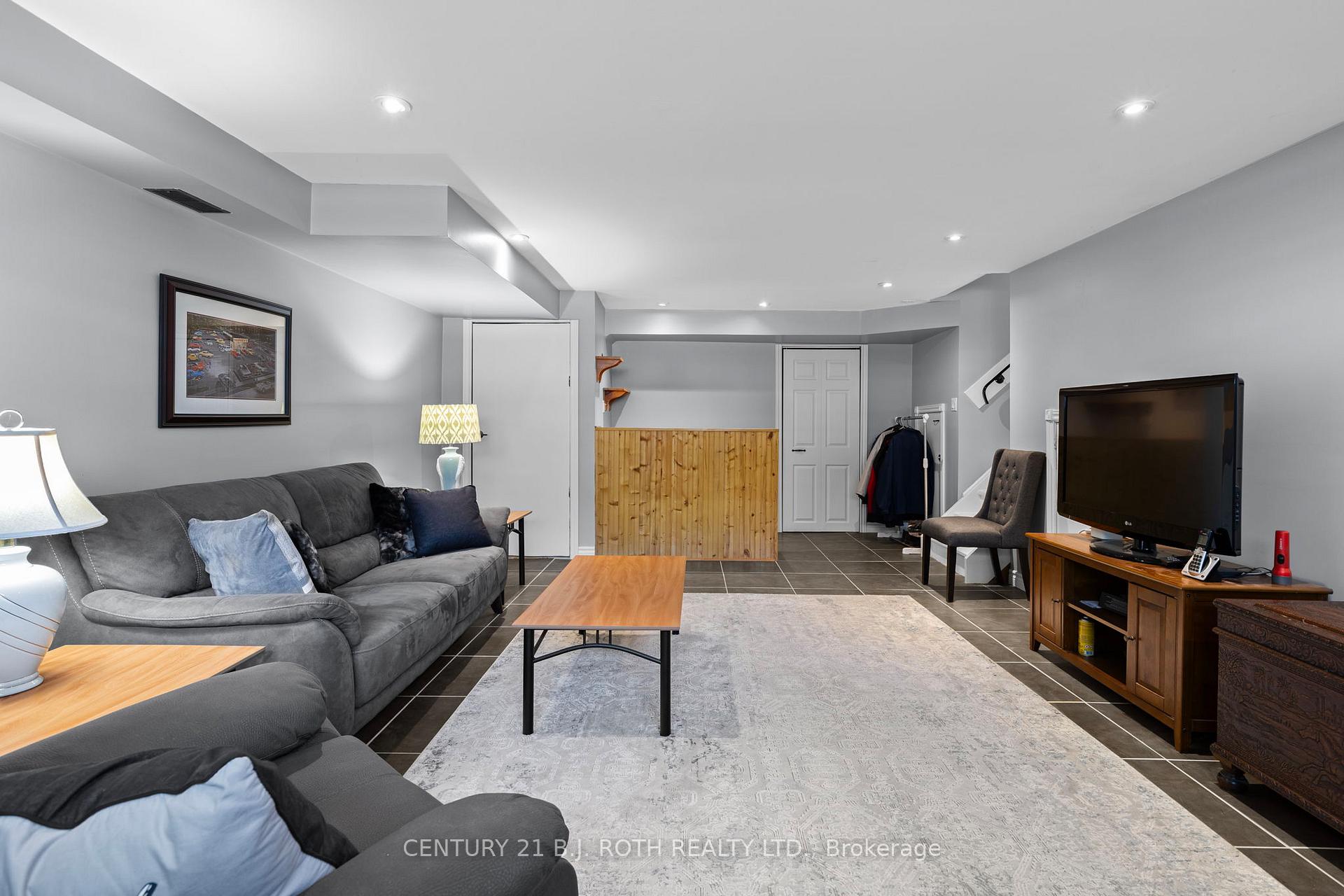 10 Andrea Crescent