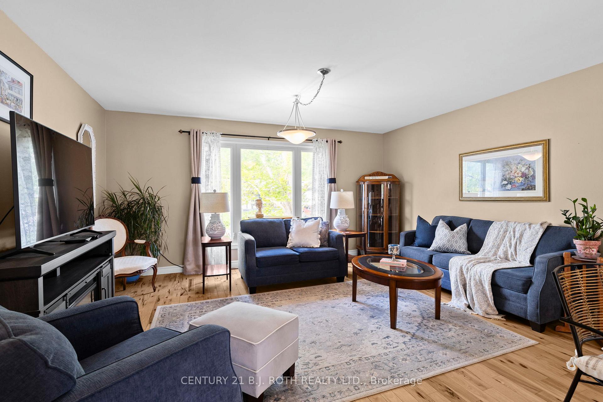 10 Andrea Crescent
