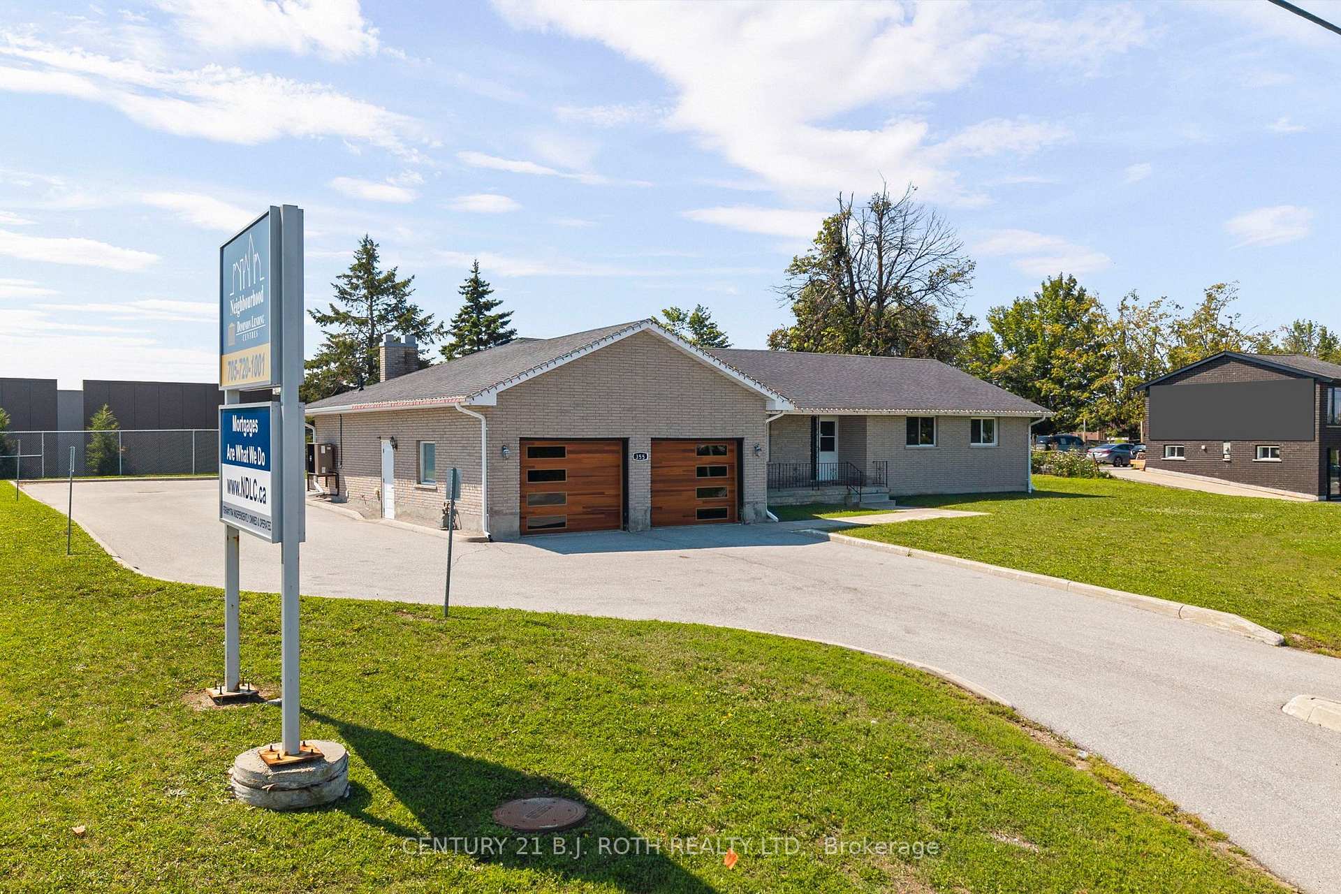 355 Mapleview Drive W