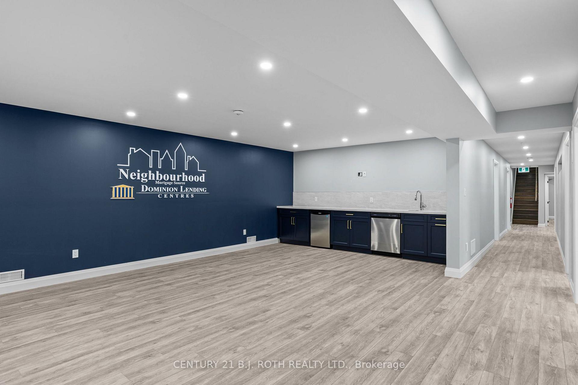 355 Mapleview Drive W