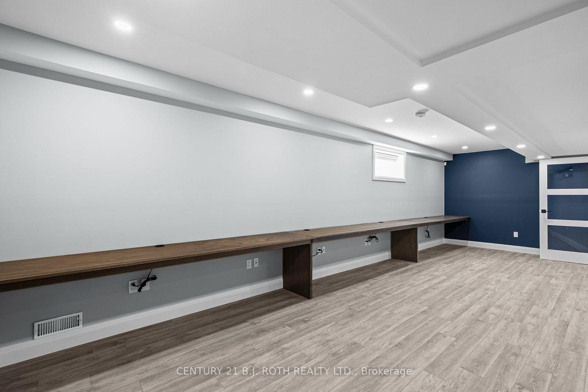 355 Mapleview Drive W