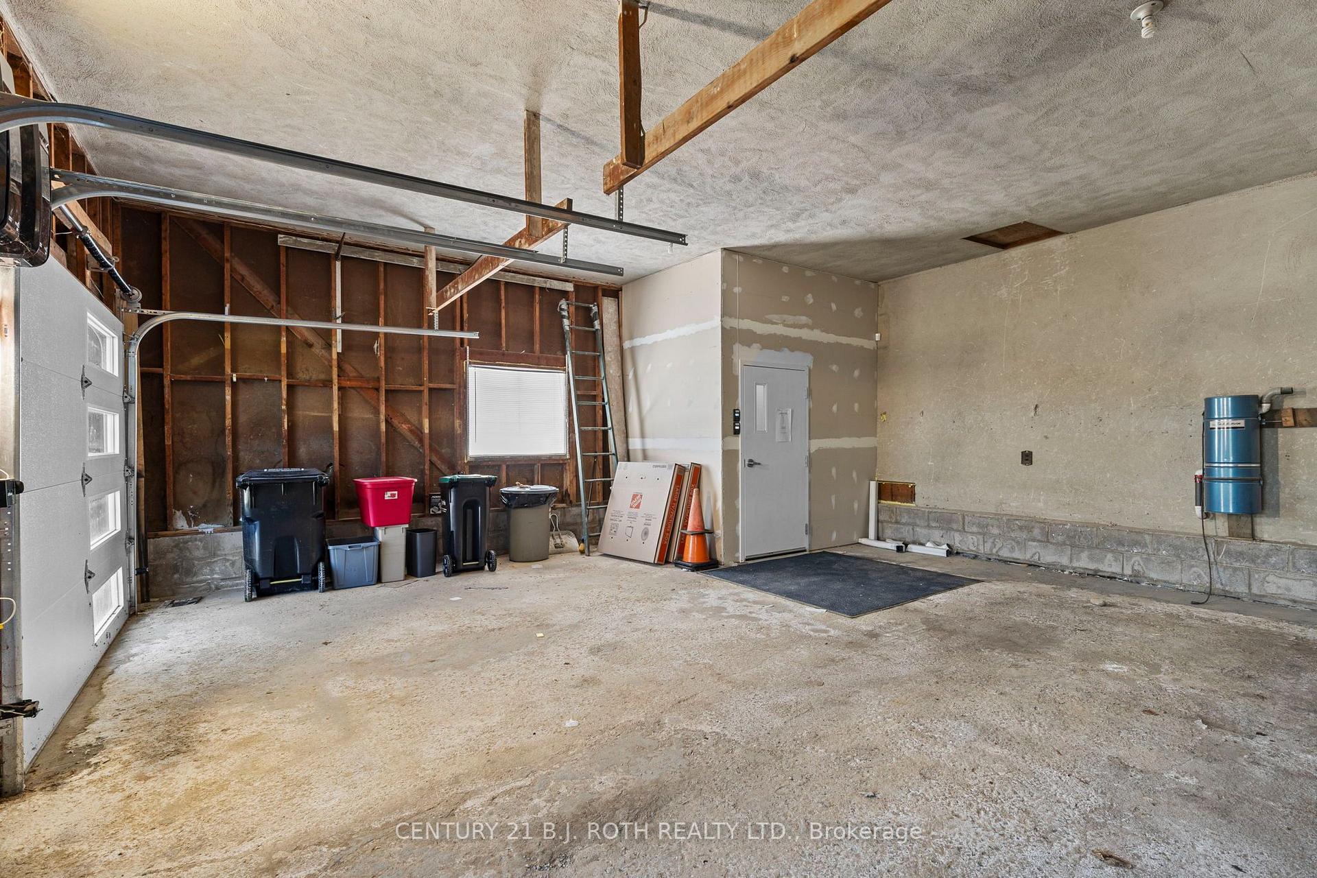355 Mapleview Drive W