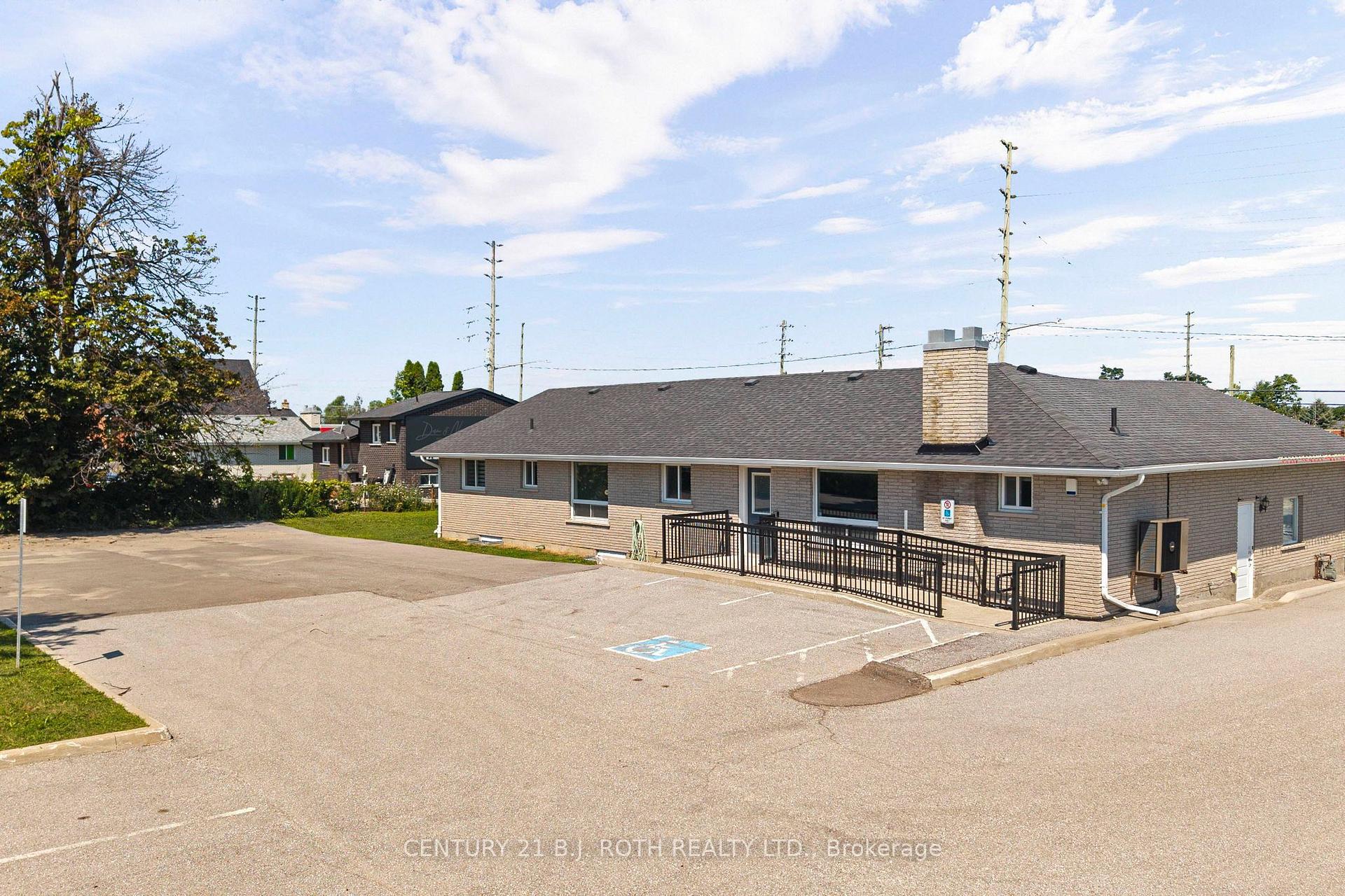 355 Mapleview Drive W