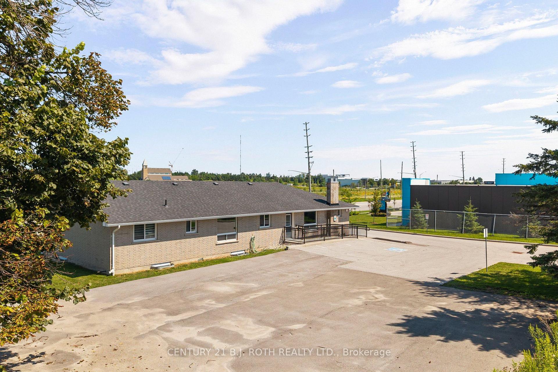 355 Mapleview Drive W