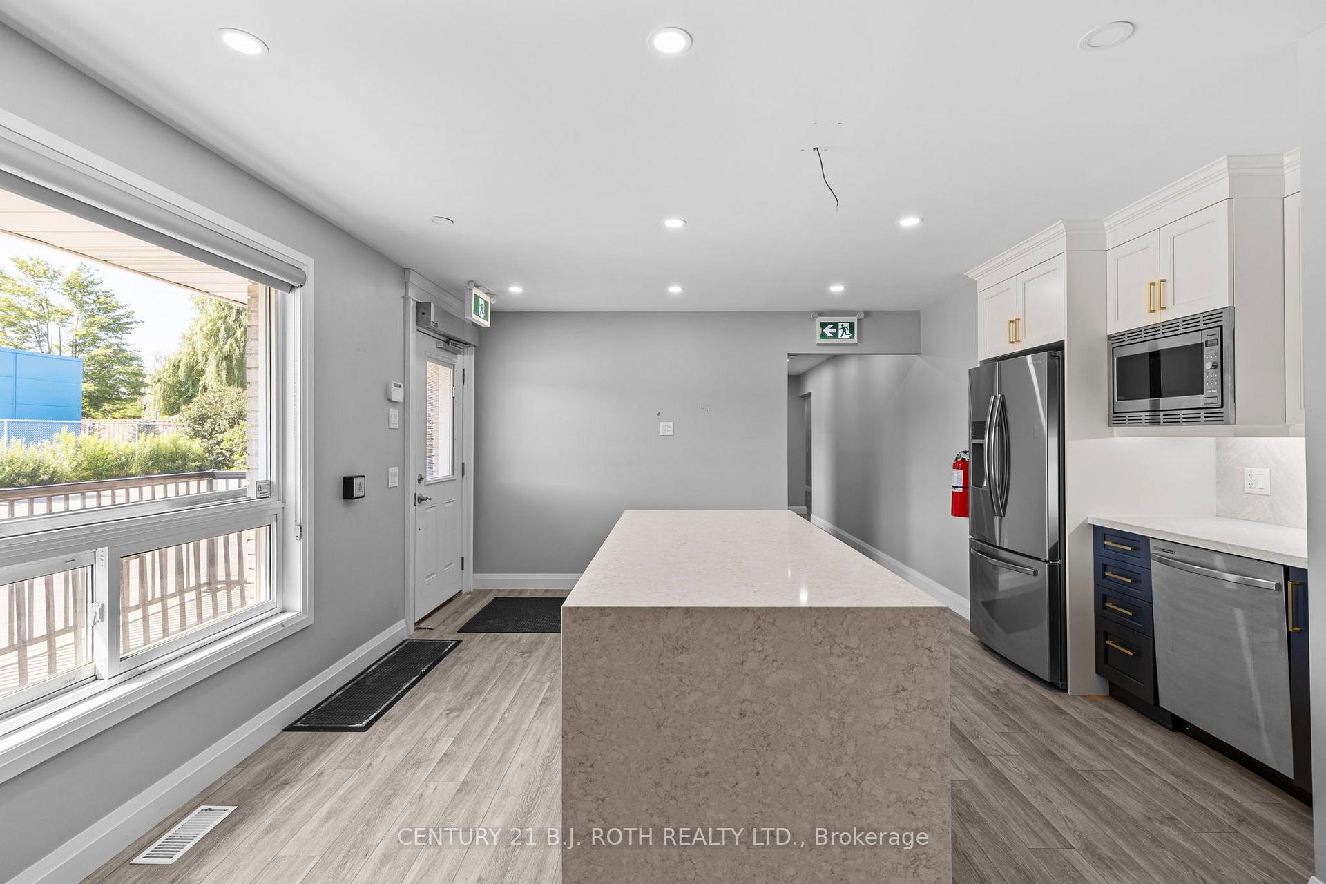 355 Mapleview Drive W