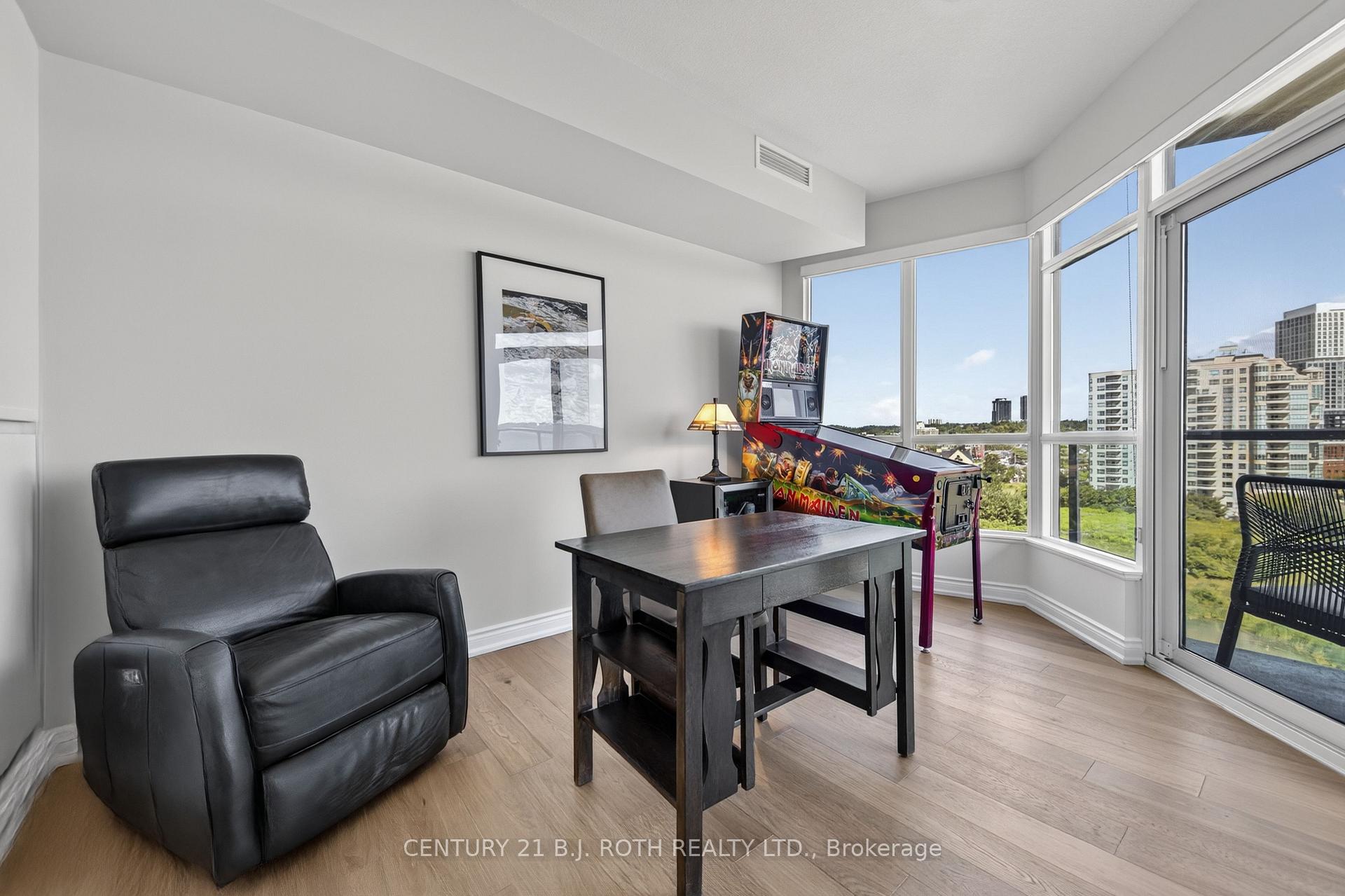 33 Ellen Street 904