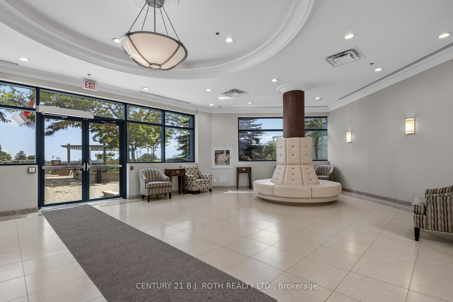 33 Ellen Street 904