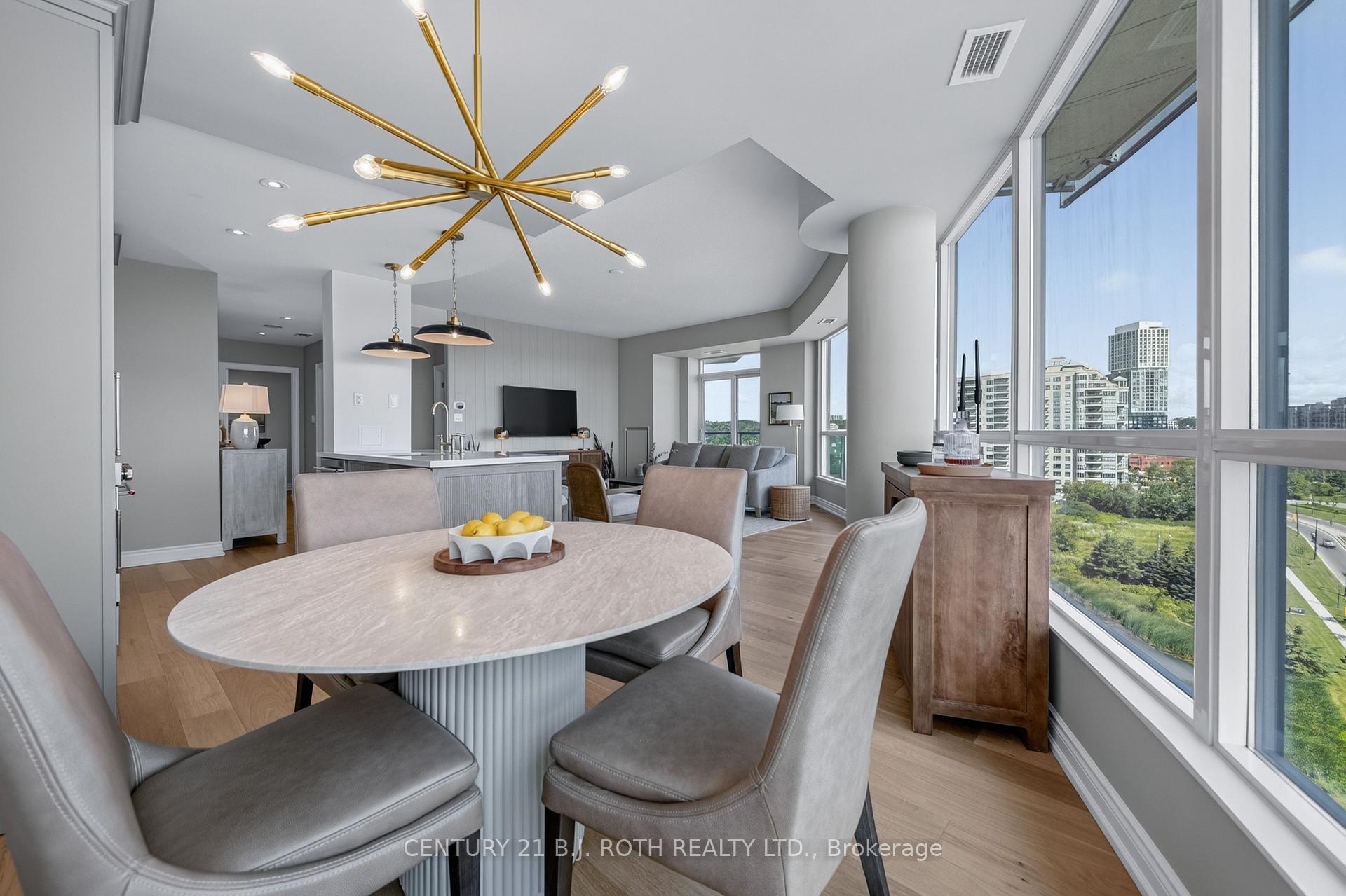 33 Ellen Street 904