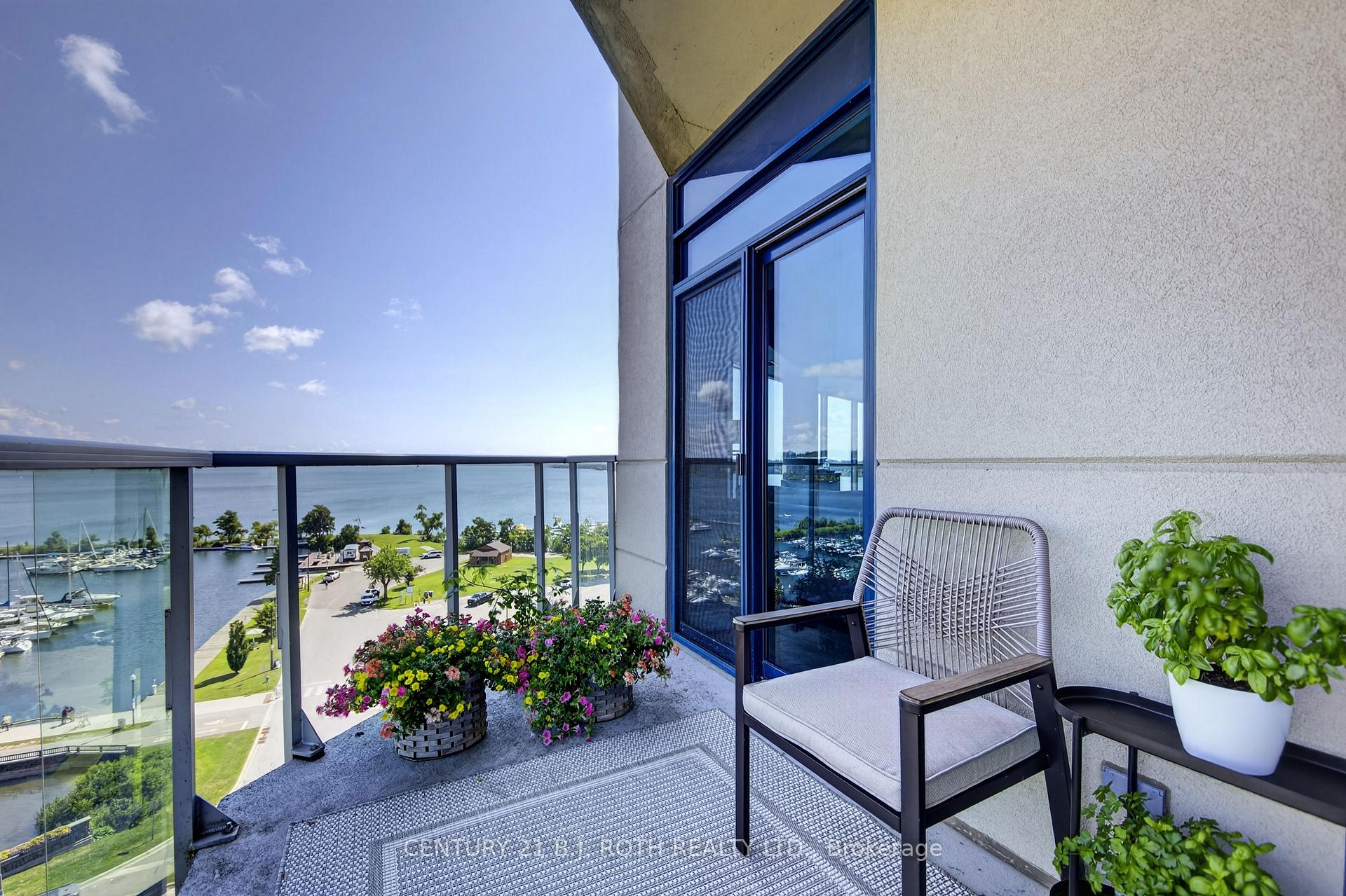33 Ellen Street 904