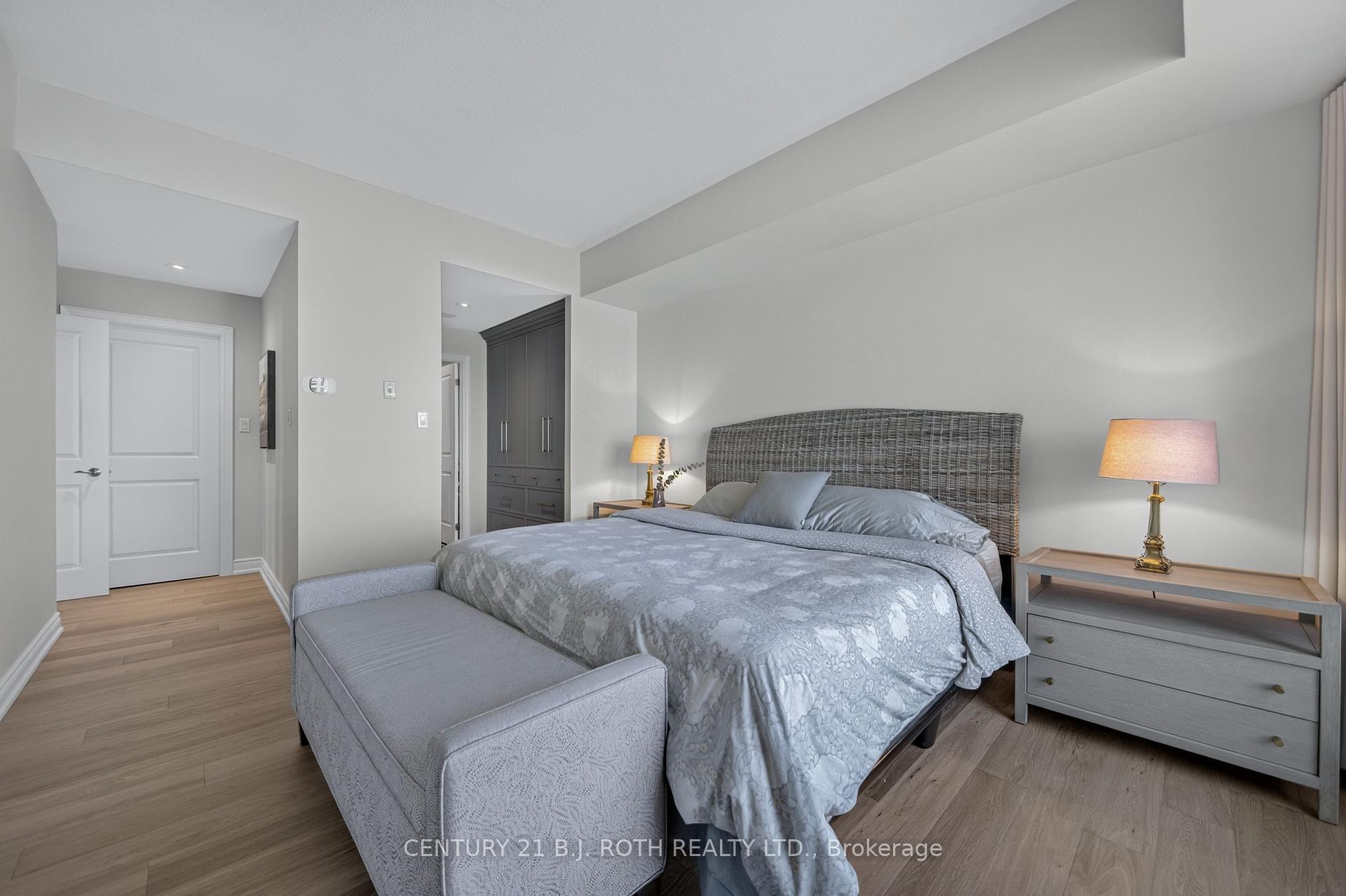 33 Ellen Street 904