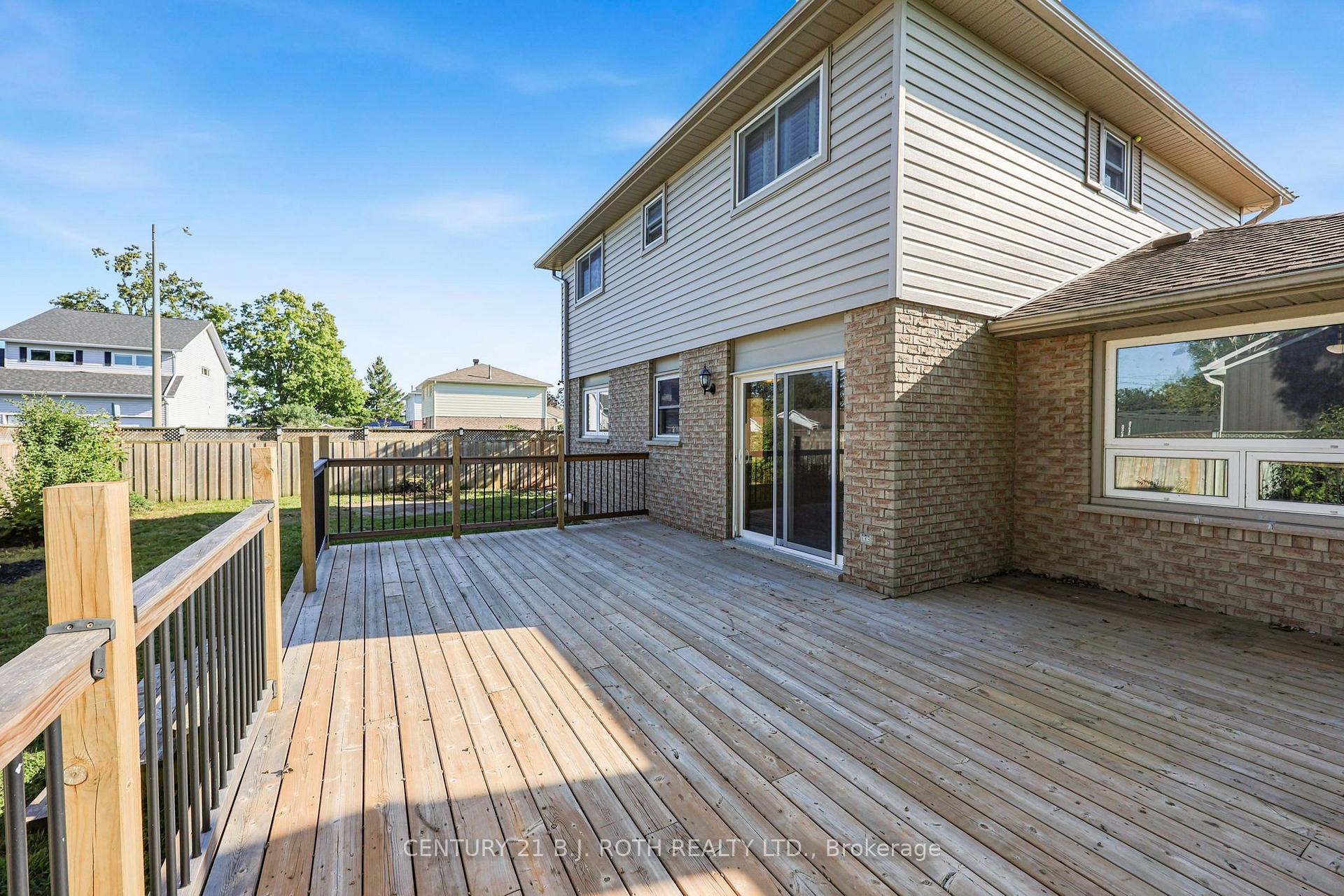 104 WOODSIDE Drive