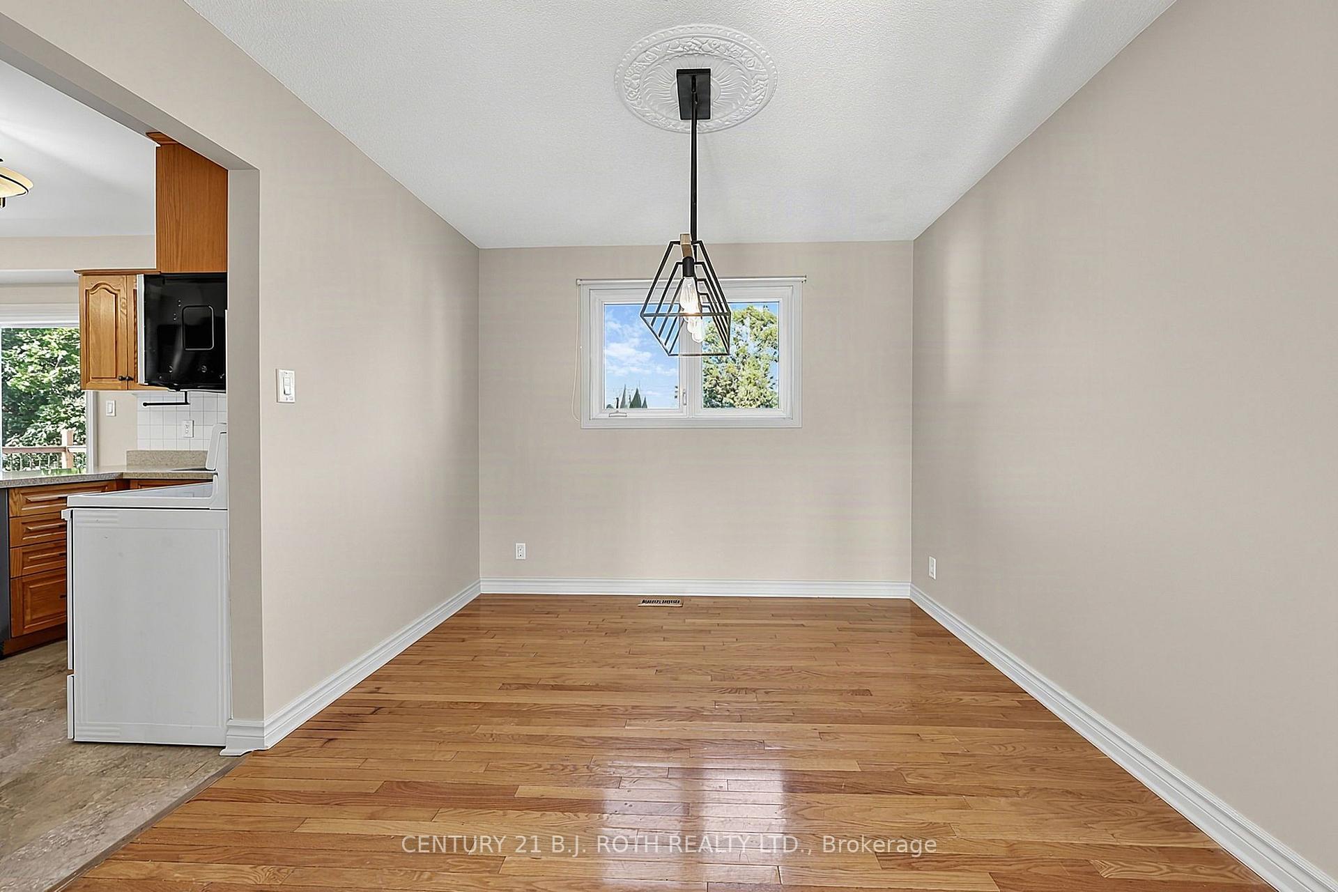 104 WOODSIDE Drive