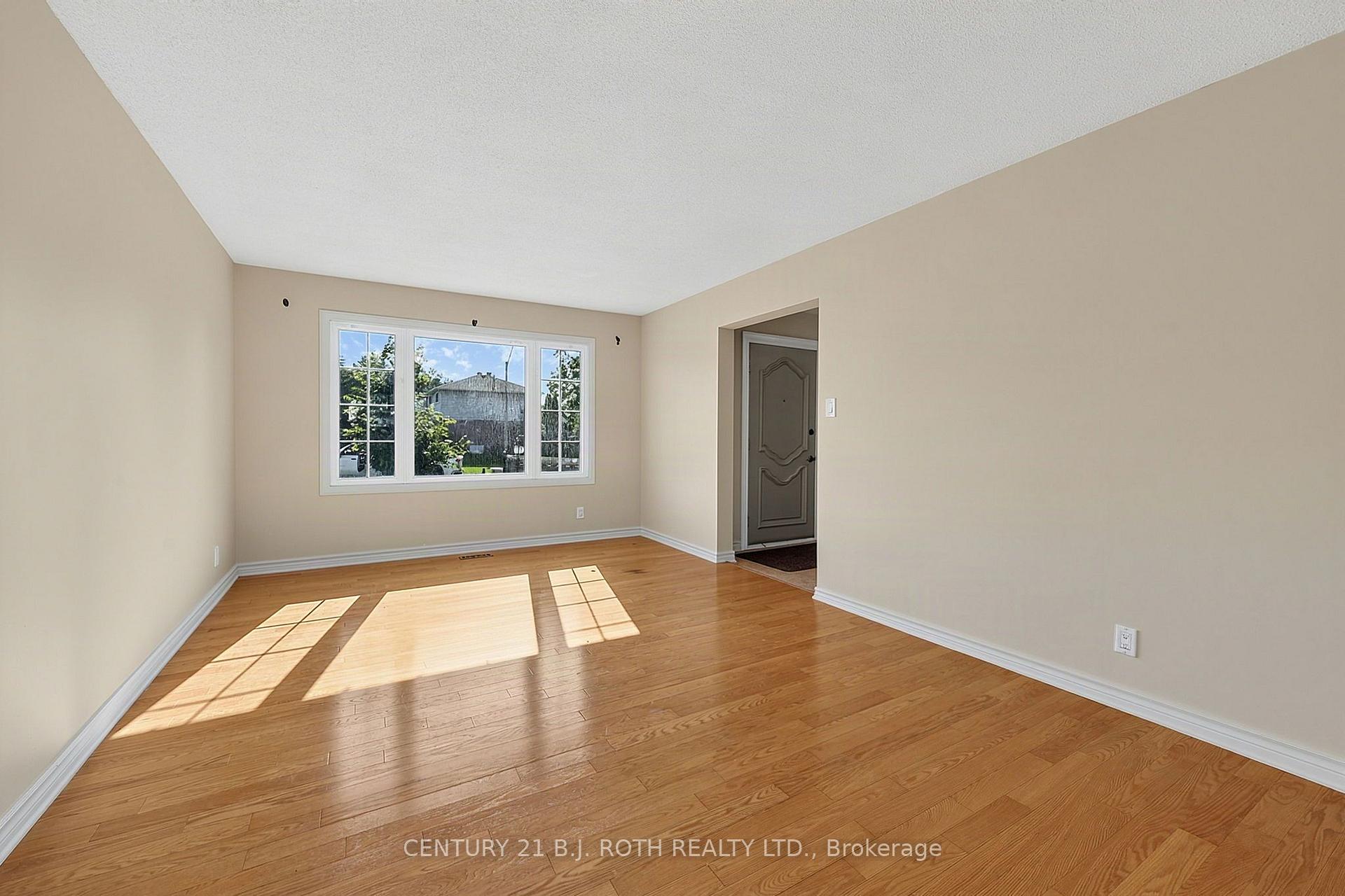 104 WOODSIDE Drive