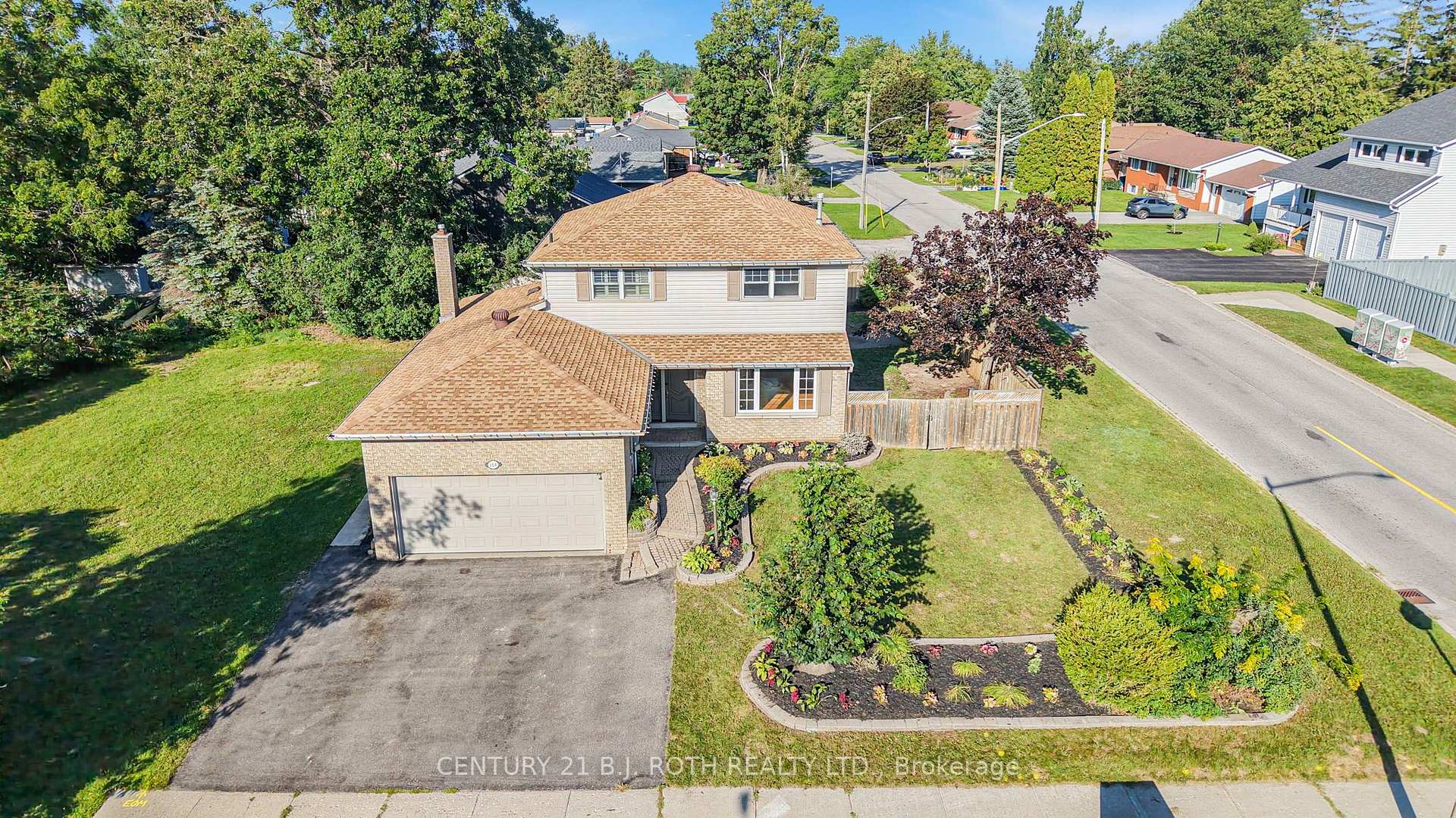 104 WOODSIDE Drive