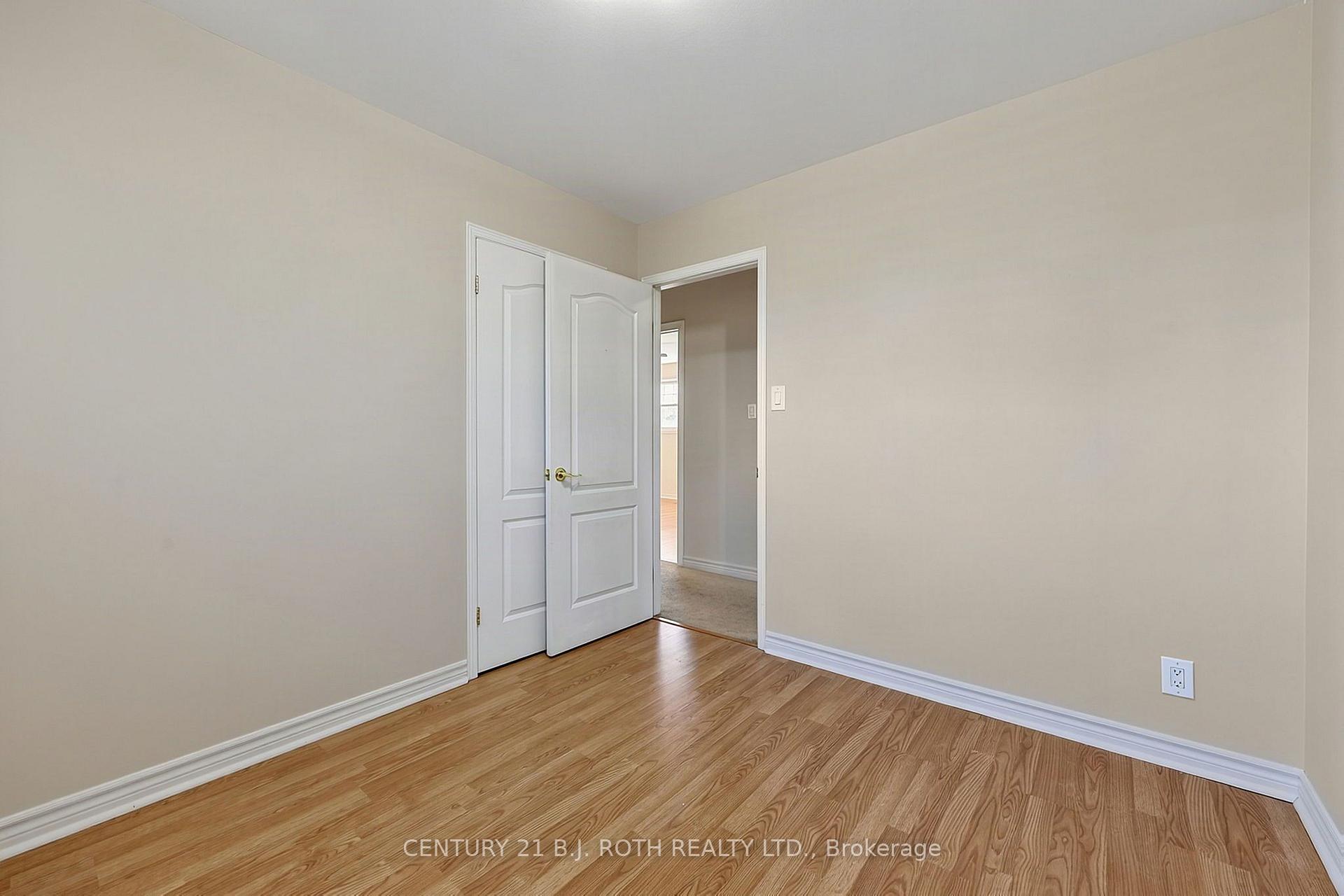 104 WOODSIDE Drive