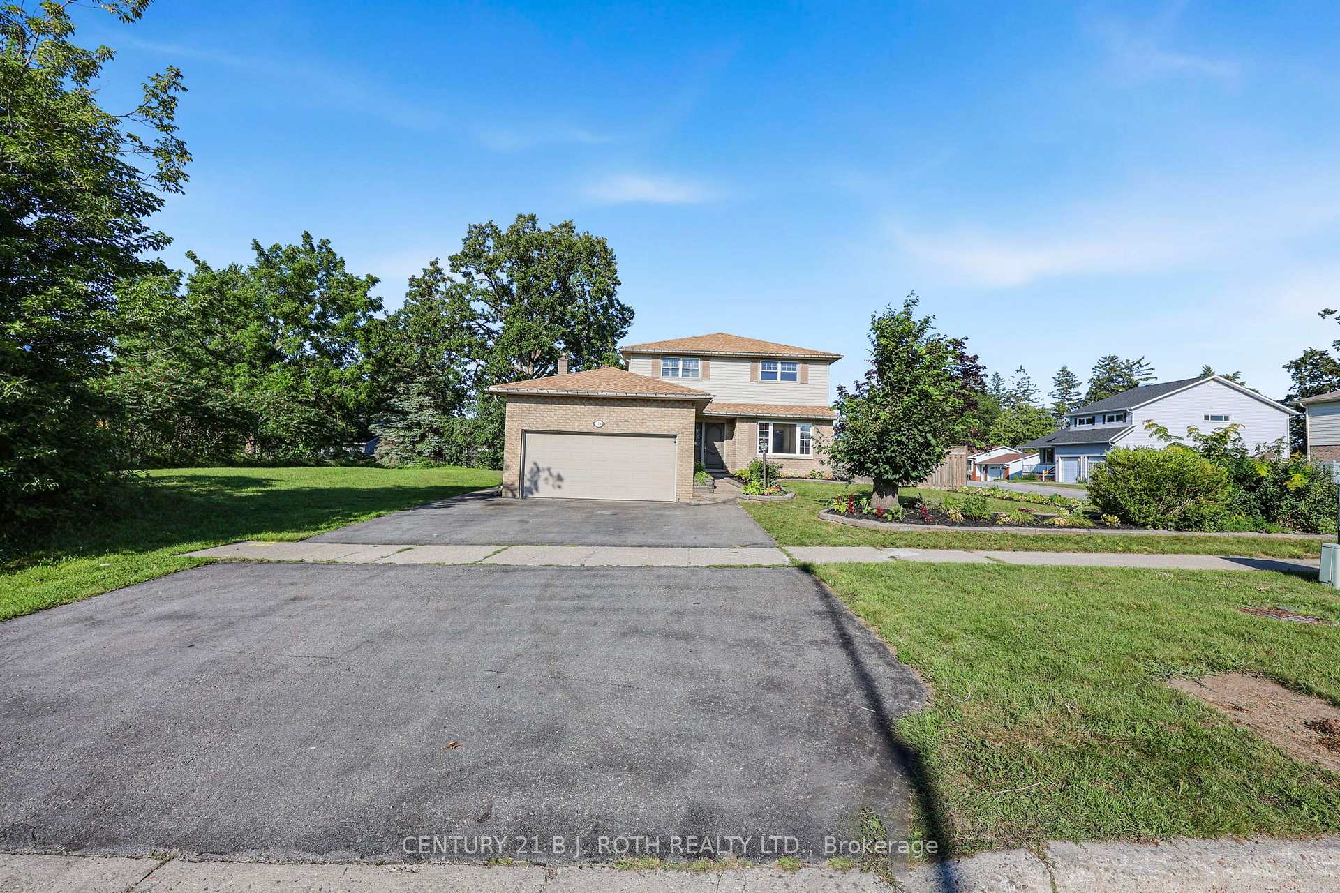 104 WOODSIDE Drive