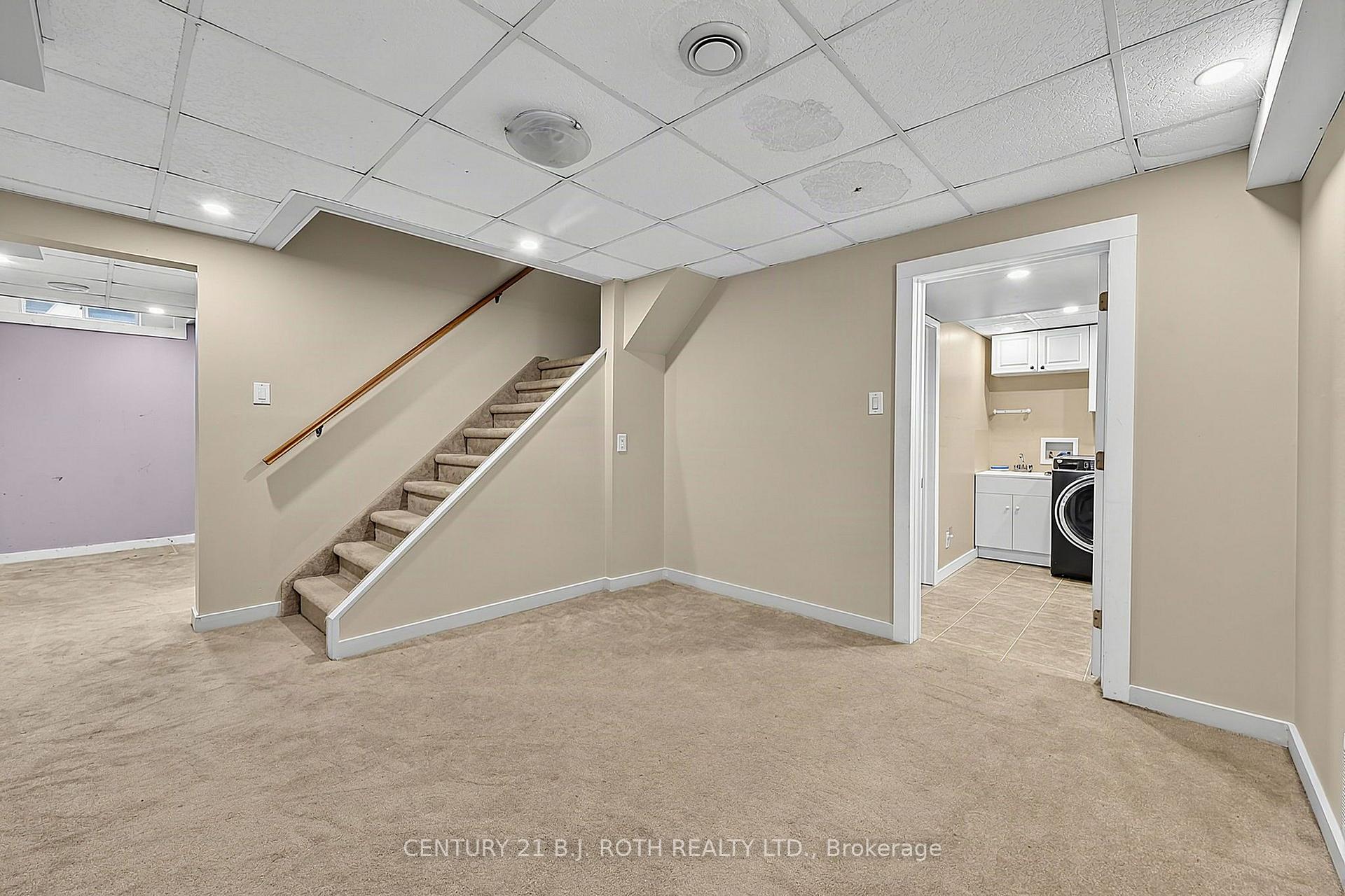 104 WOODSIDE Drive