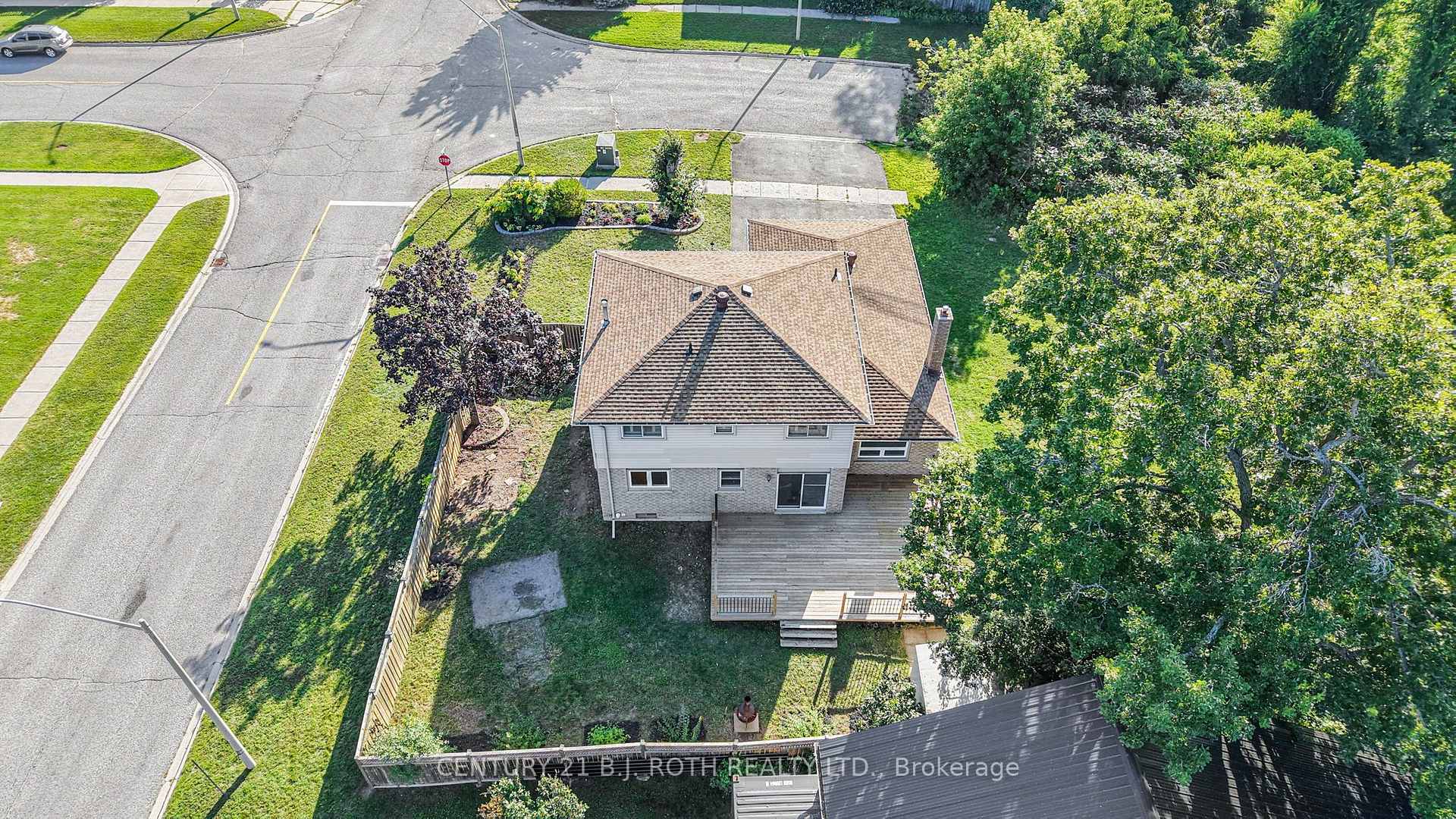 104 WOODSIDE Drive