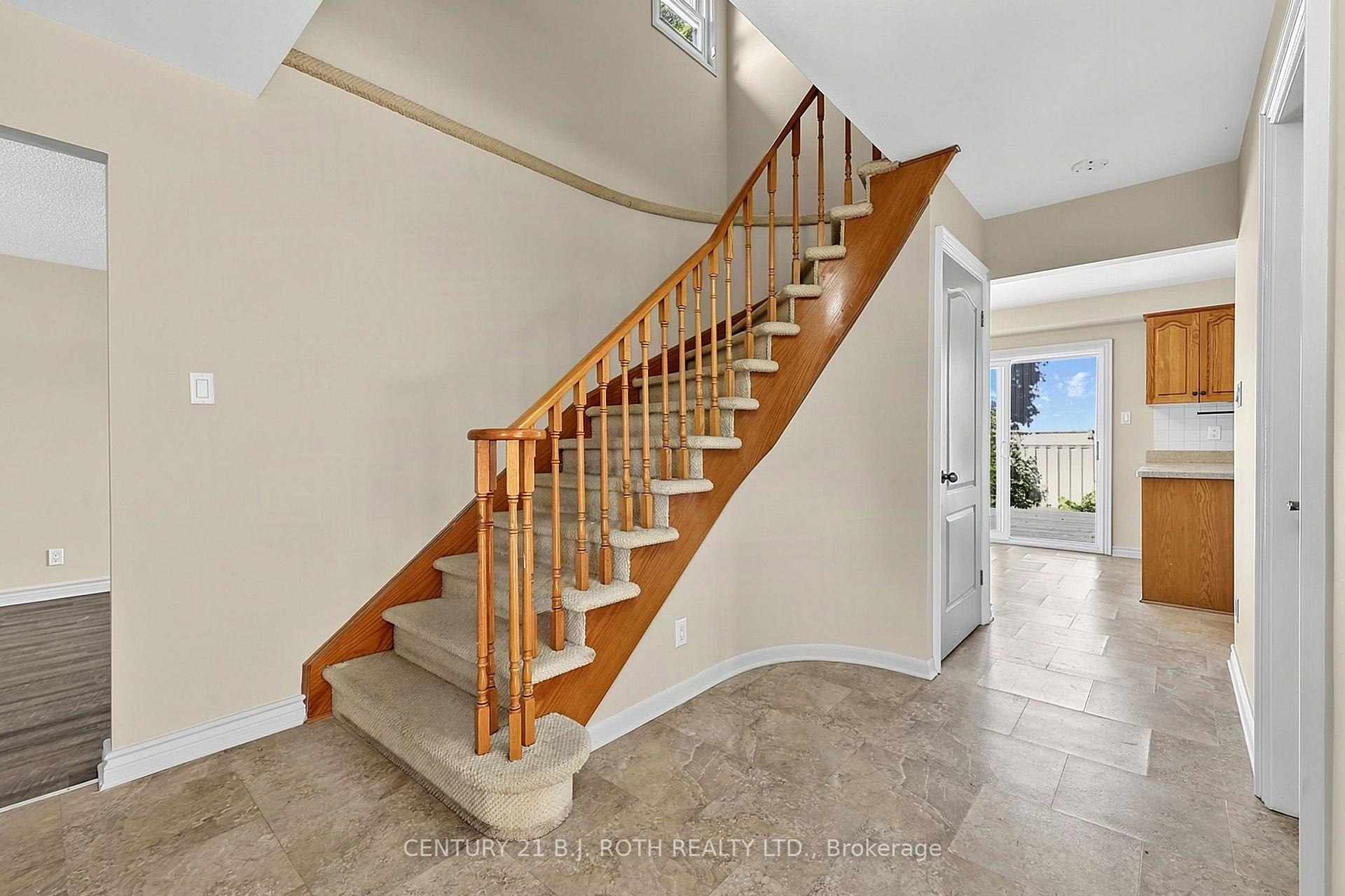 104 WOODSIDE Drive
