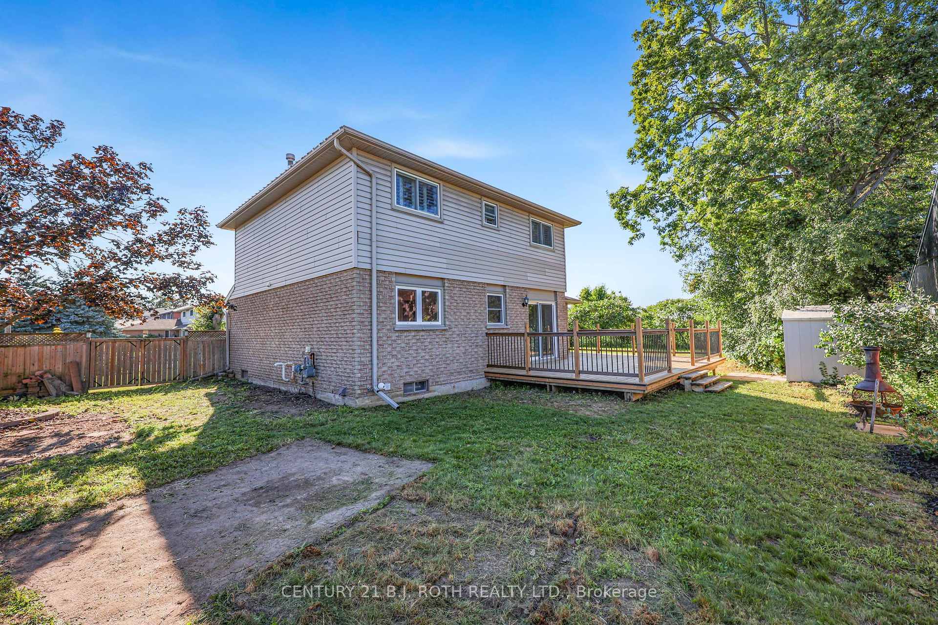 104 WOODSIDE Drive