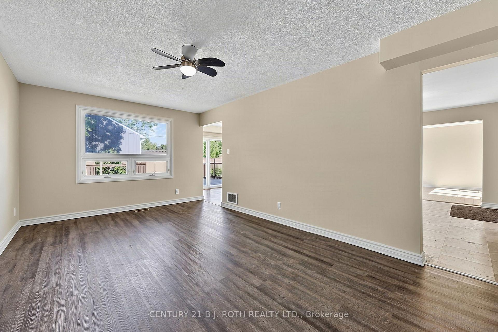 104 WOODSIDE Drive