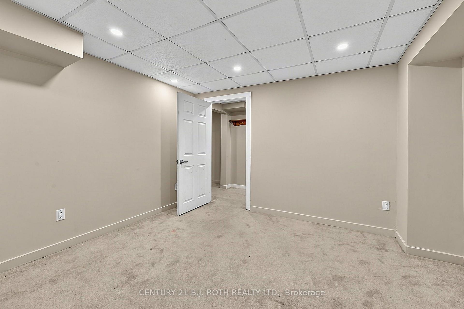 104 WOODSIDE Drive