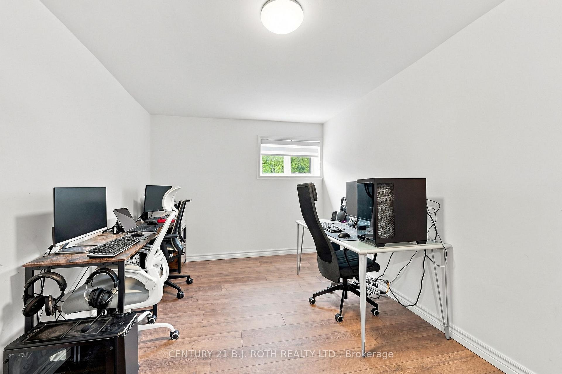 3 Dean Court