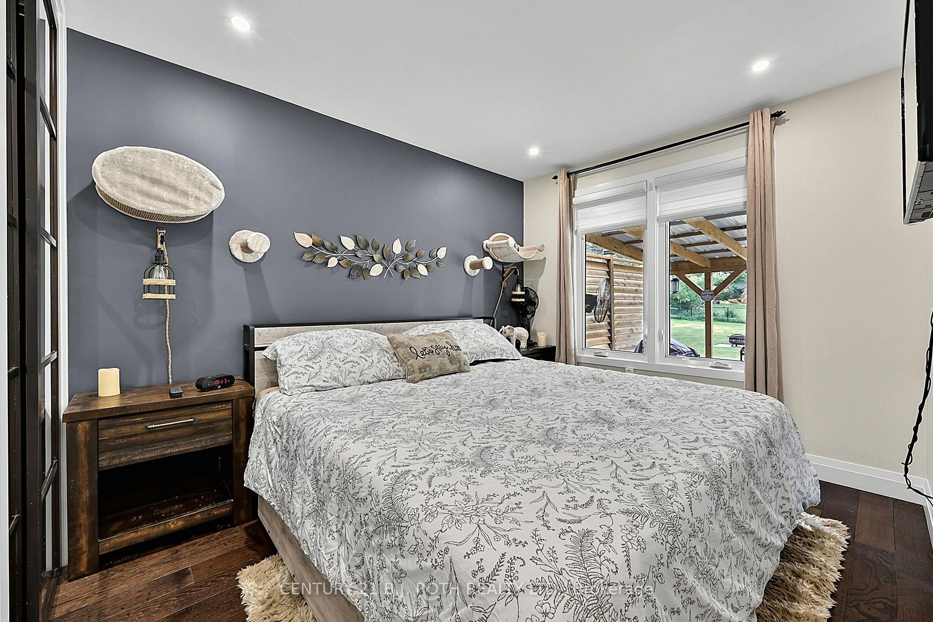 25 Glengrove Avenue