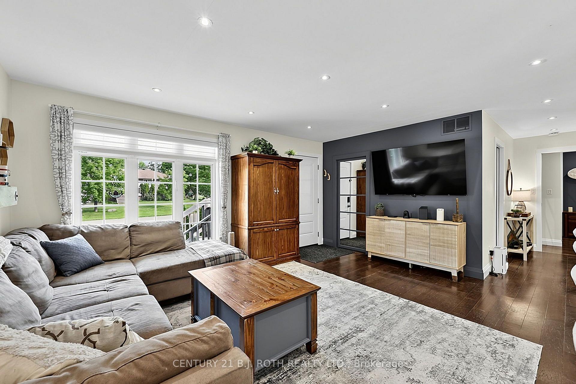 25 Glengrove Avenue