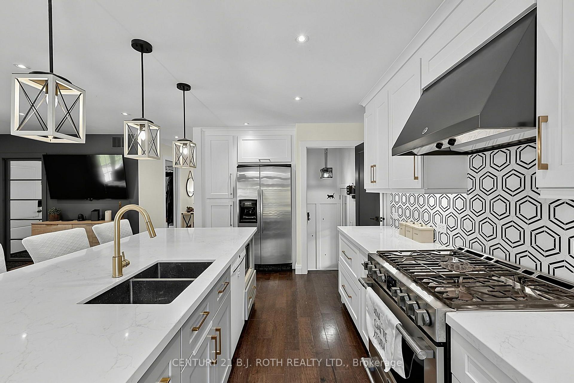 25 Glengrove Avenue