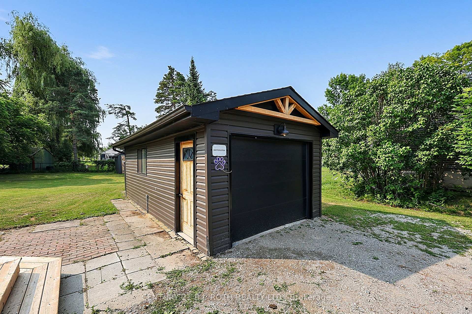 25 Glengrove Avenue