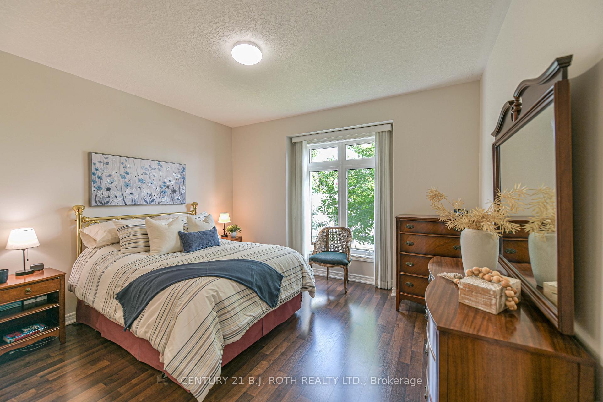 10 Canterbury Circle