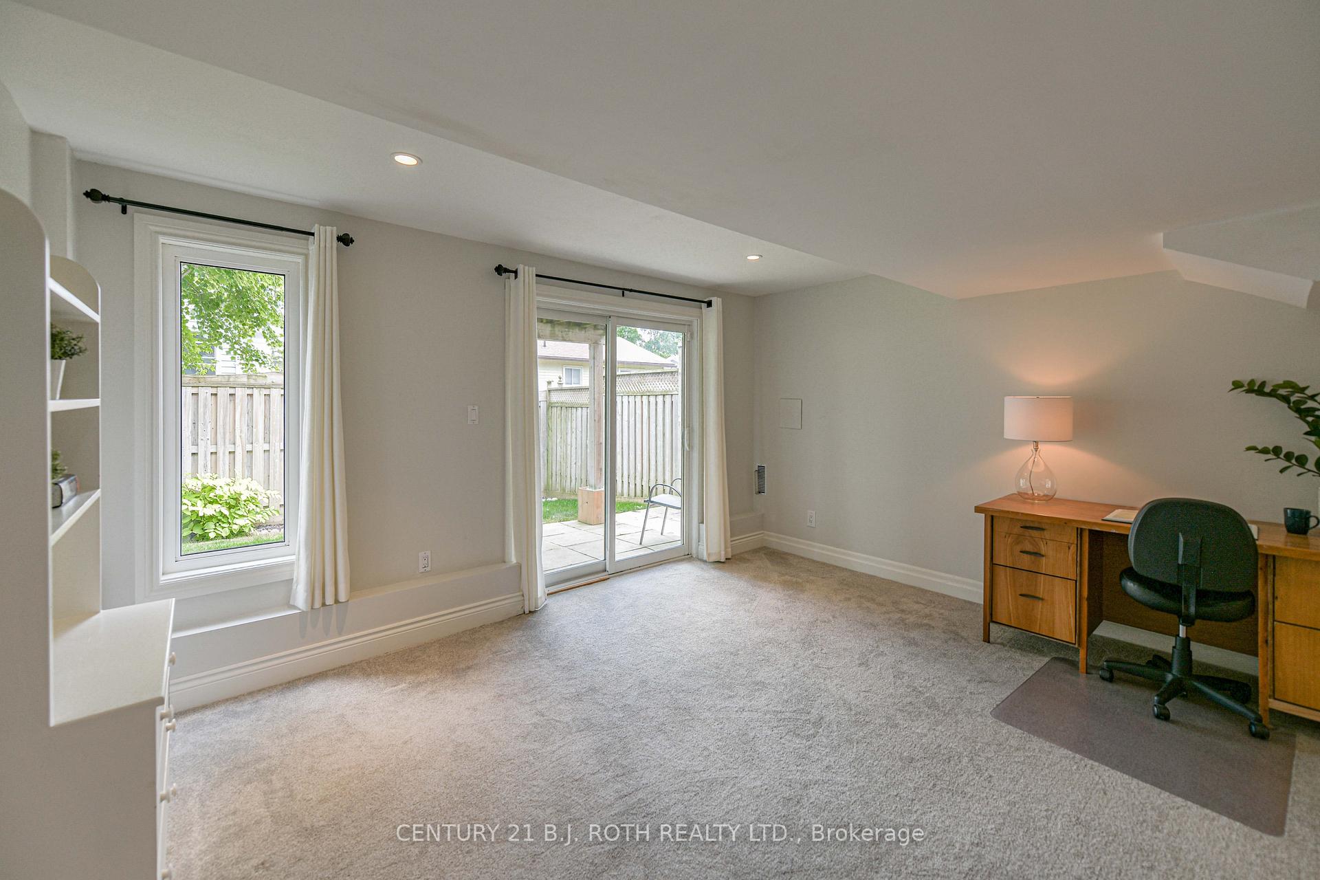 10 Canterbury Circle
