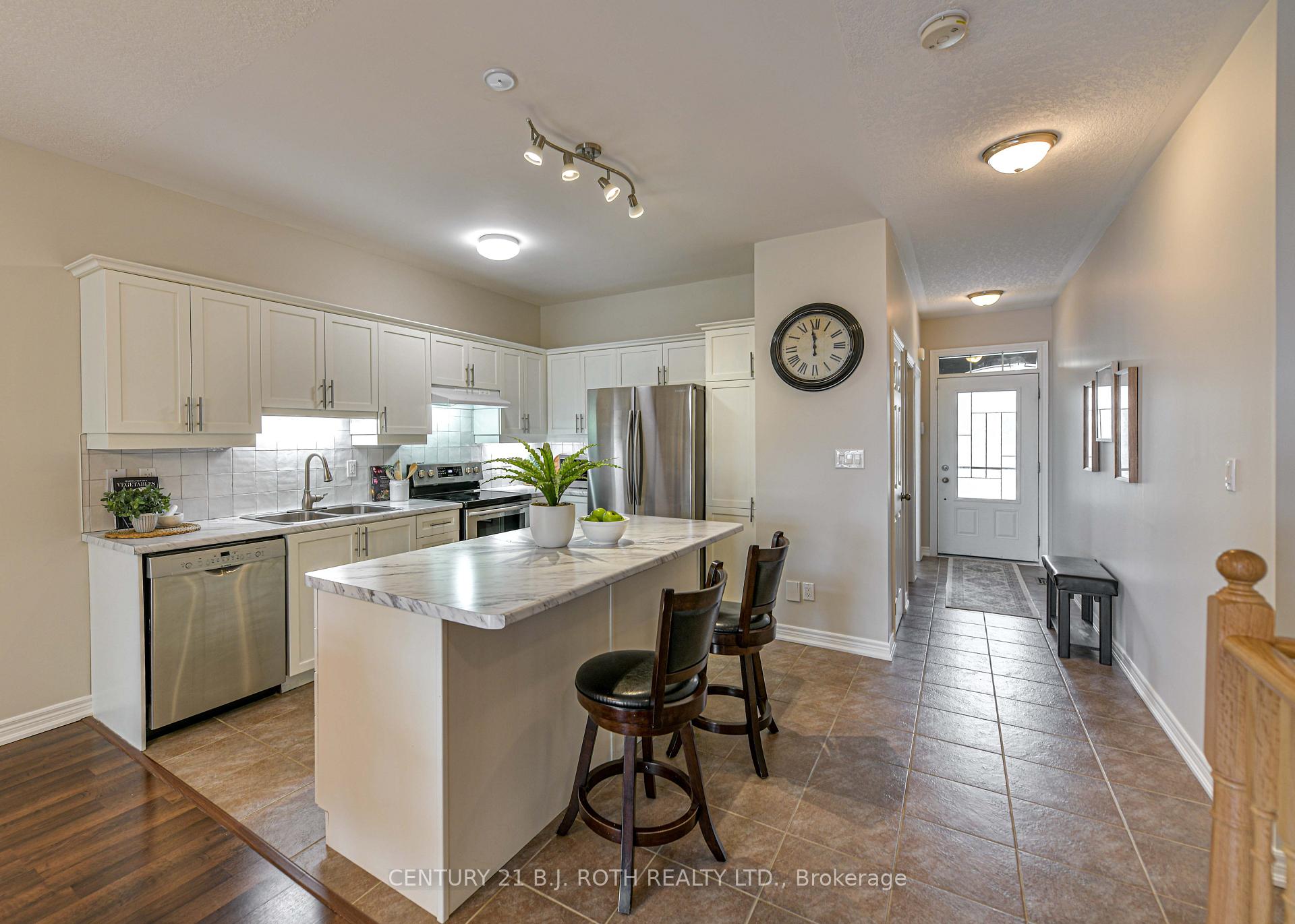 10 Canterbury Circle