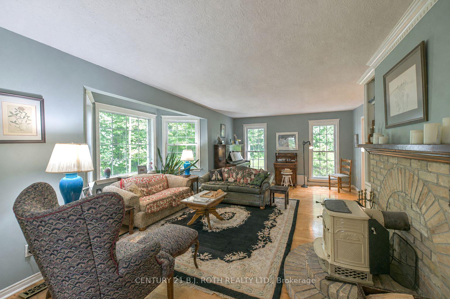 652 Warminster Side Road